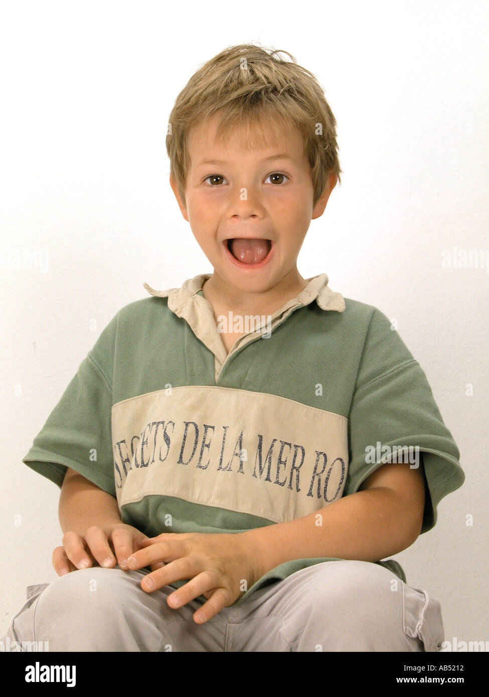 Boy 6 year old spectacles hi-res stock photography and images - Alamy