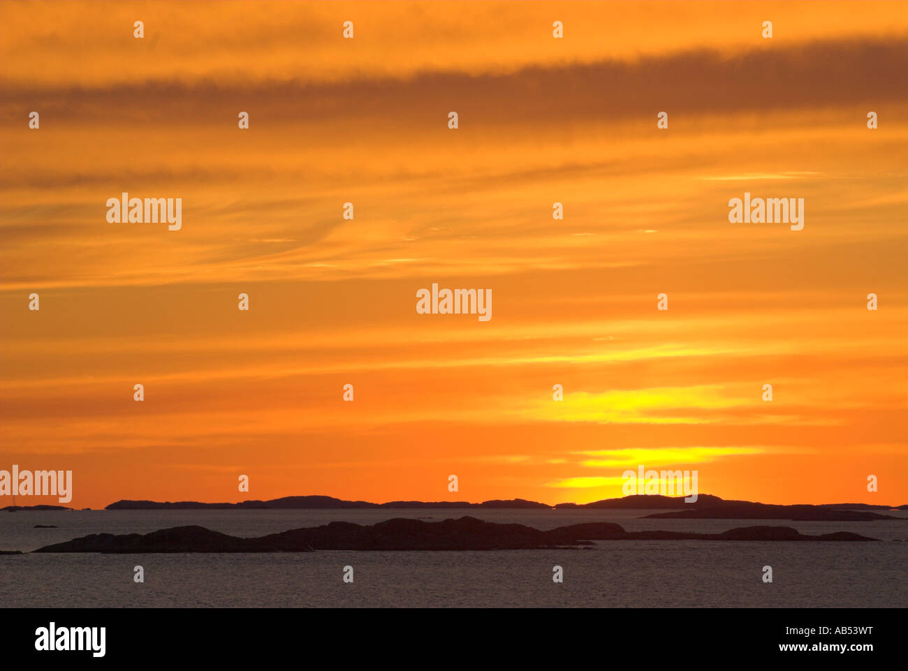 Atmospheric colorful sunset sky hi-res stock photography and images - Alamy