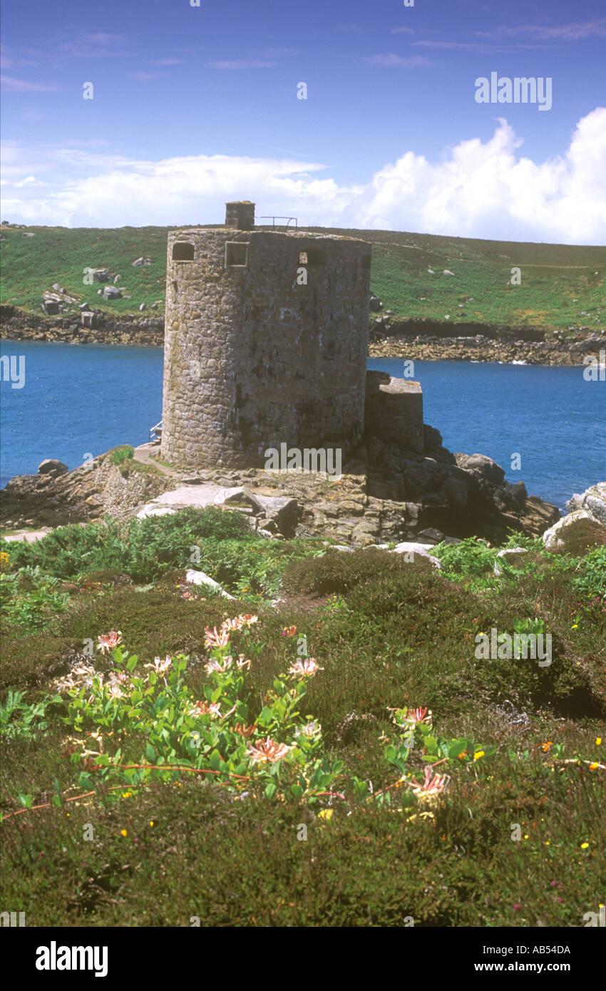 Ruins of Cromwell s Castle 17th century on the Island of Tresco Isles of Scilly, Cornwall, UK Stock Photo