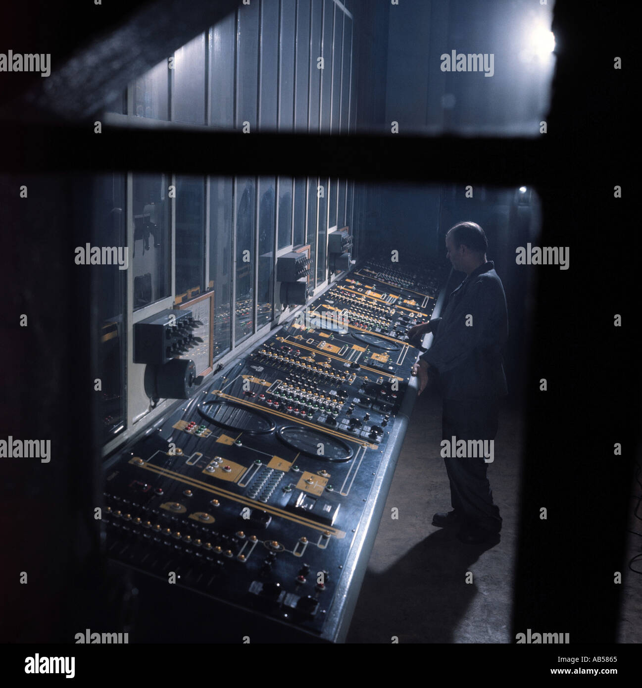 Control desk hi-res stock photography and images - Alamy