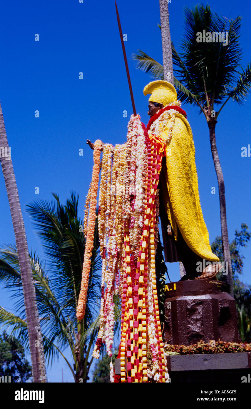 King kamehameha statue lei hi-res stock photography and images - Alamy