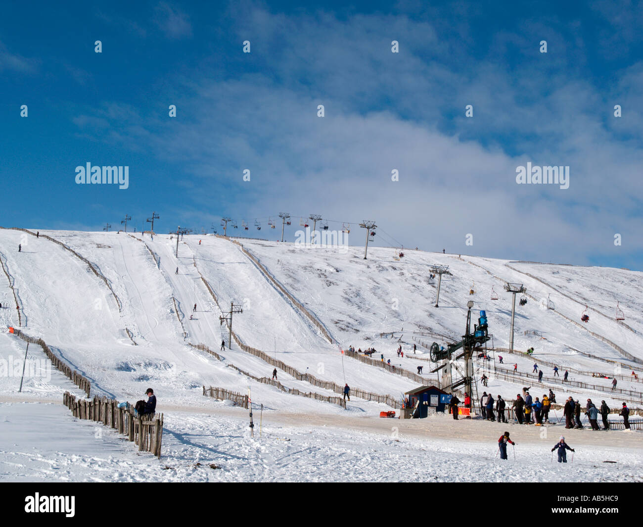 LECHT SKI CENTRE TOWS and RUNS on slopes of Grampian mountains Tomintoul Moray Scotland UK Stock
