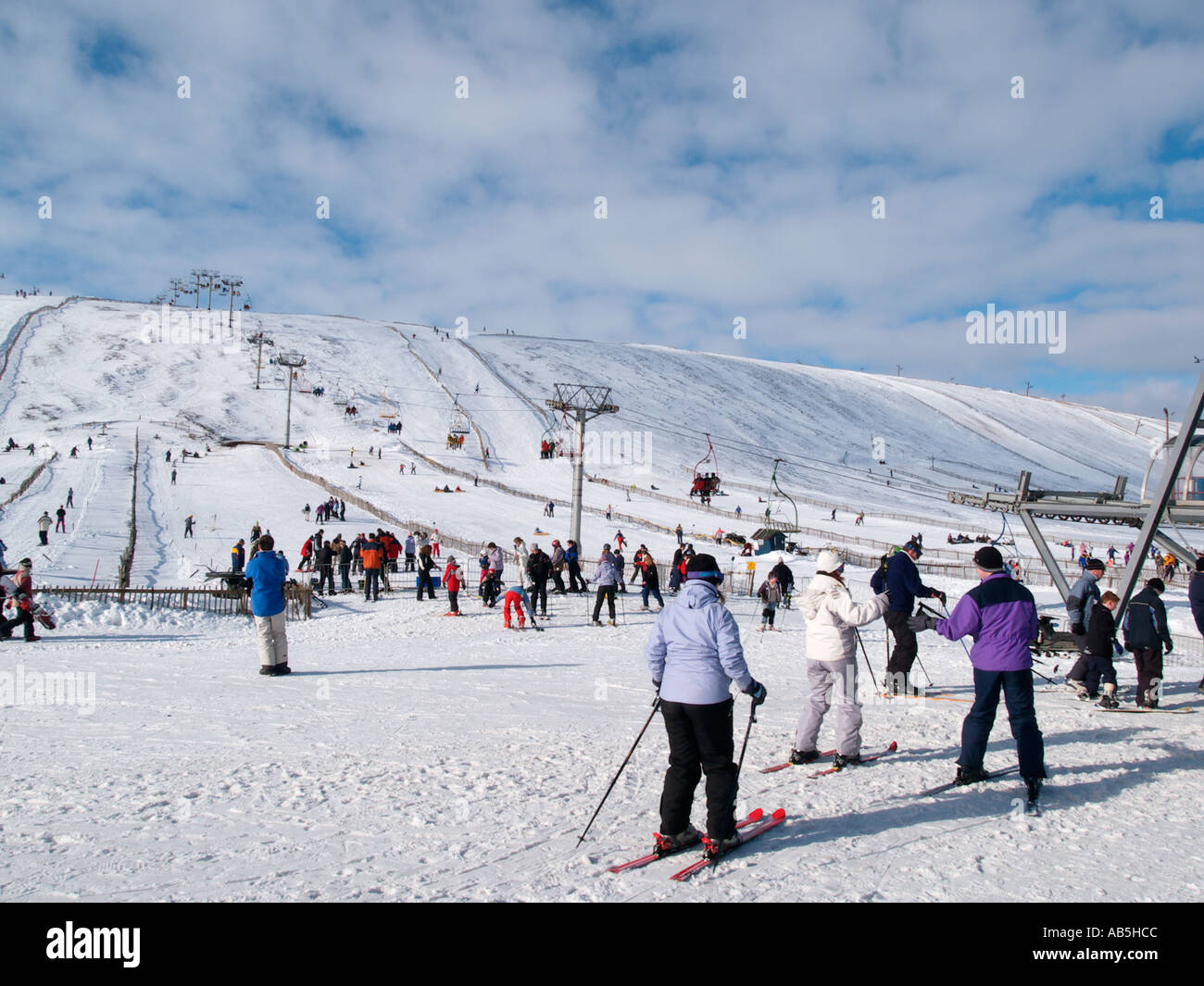 LECHT SKI CENTRE TOWS and RUNS on snow slopes of Grampian mountains ...