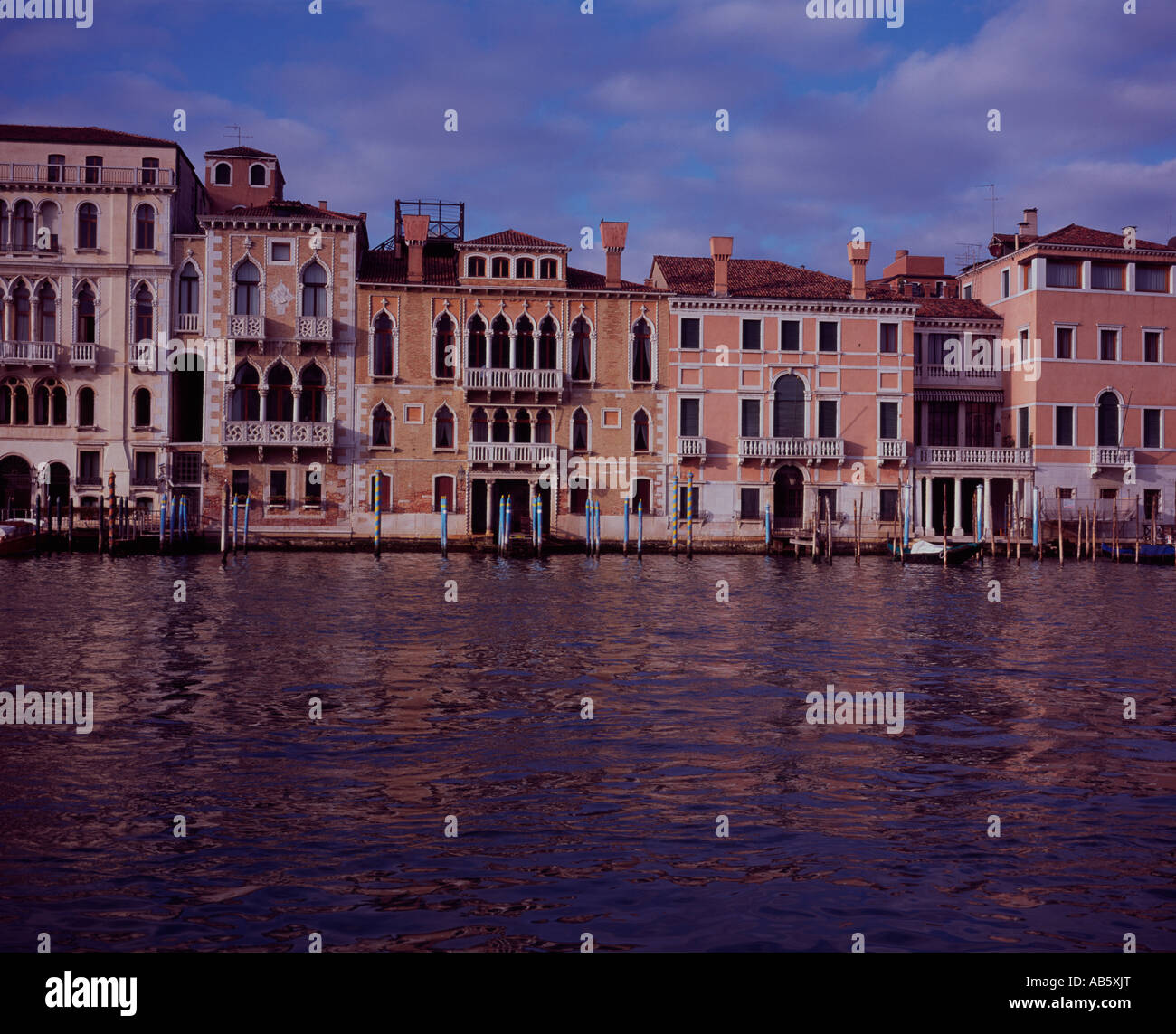 Grand historic buildings hi-res stock photography and images - Alamy
