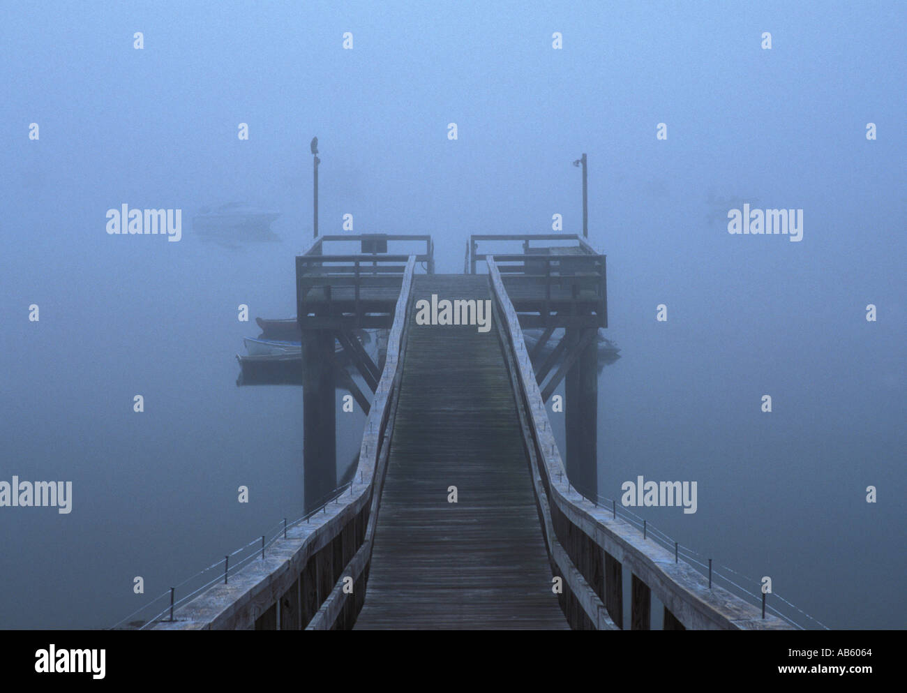 Misty dock docks piers wharf hi-res stock photography and images - Alamy