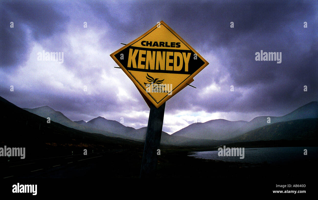 CHARLES KENNEDY LIBERAL DEMOCRAT LIB DEM  POLITICS ELECTION 2001 ISLE OF SKYE Stock Photo