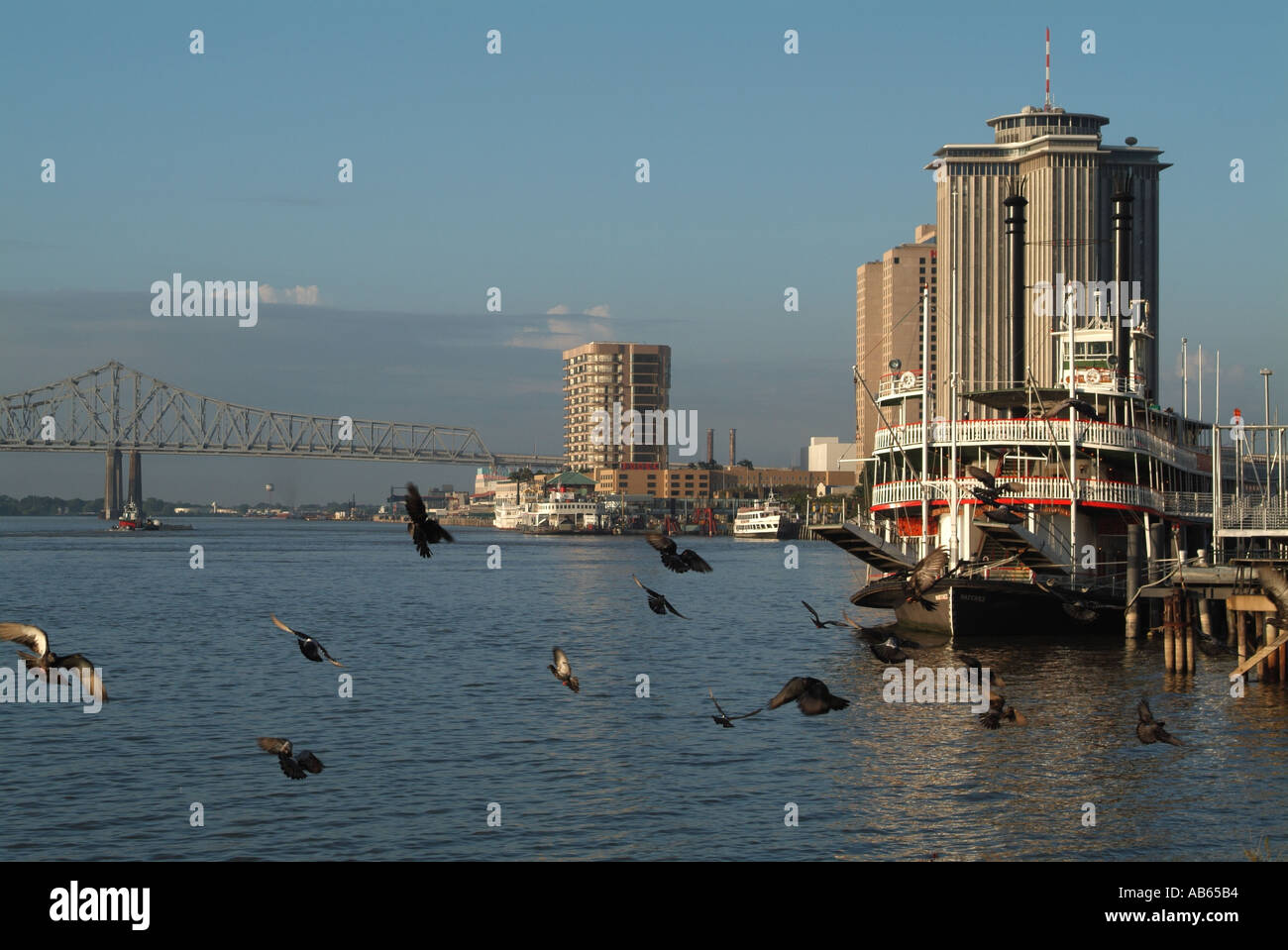 Historic steamboat mississippi river hi-res stock photography and