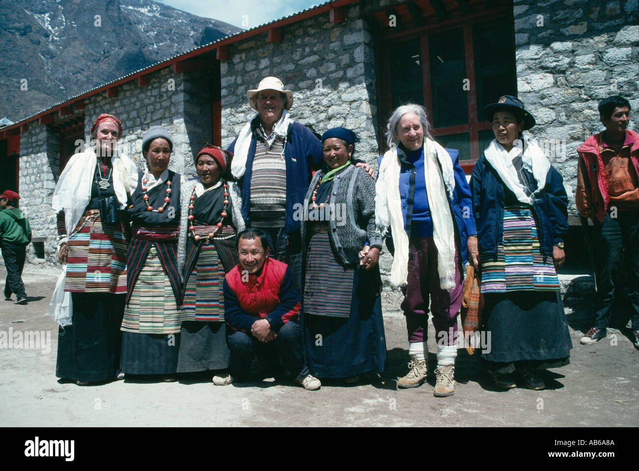 Sir Edmund Hillary and wife with Sherpa ladies from Khumjung 1993 visit to Khumbu  Stock Photo