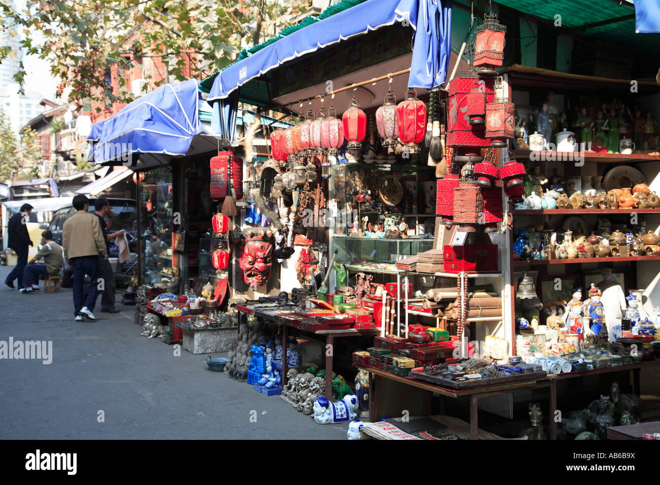 Dongtai Lu Road Antique Market Shanghai China Stock Photo - Alamy