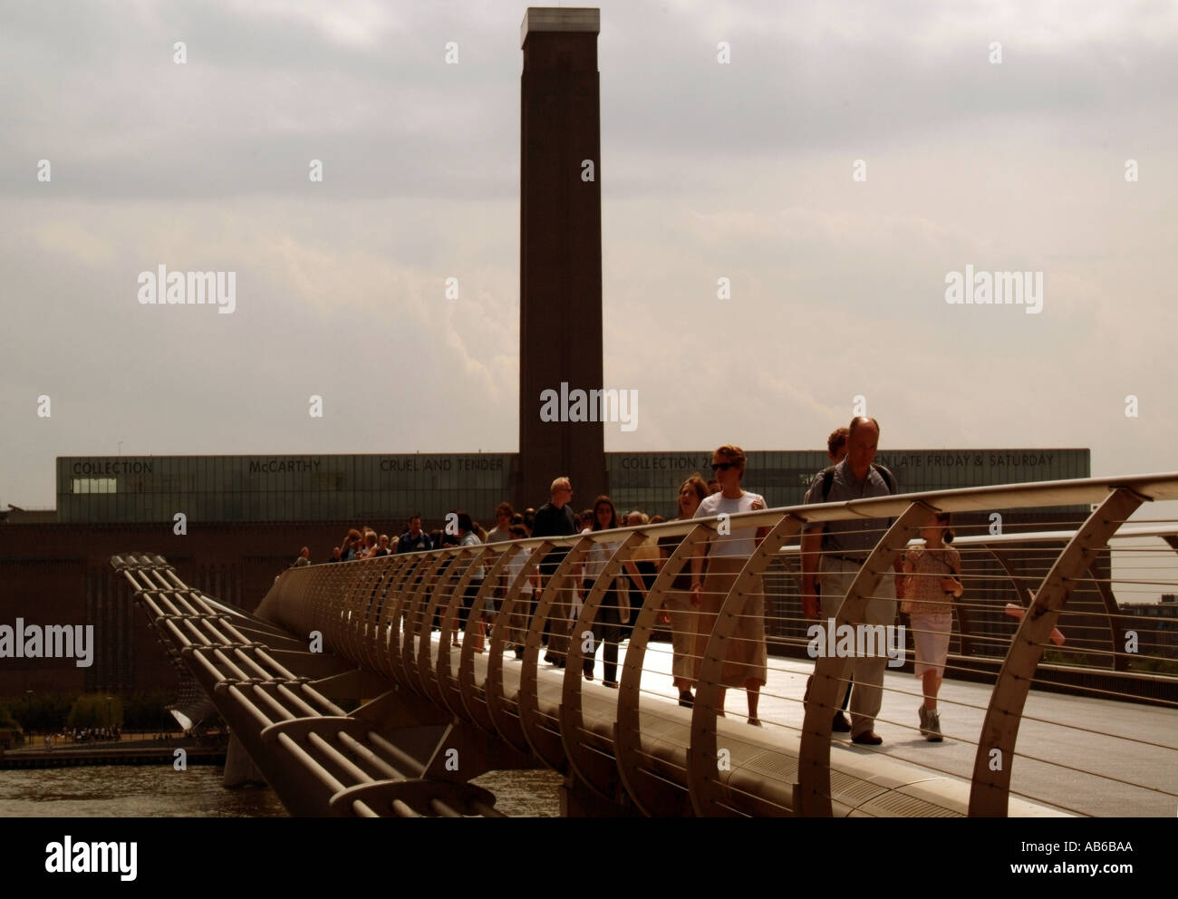 london river thames the millenium bridge Stock Photo