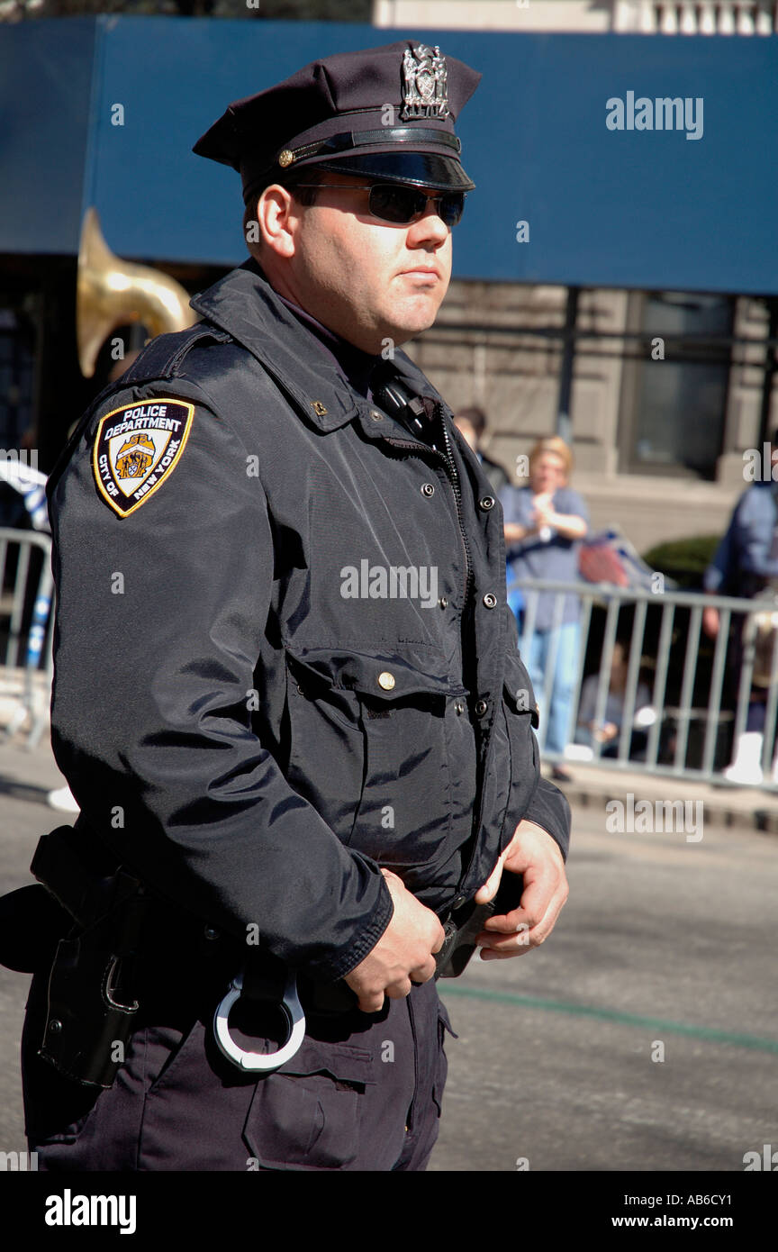 New York City Policeman on duty at parade Stock Photo - Alamy