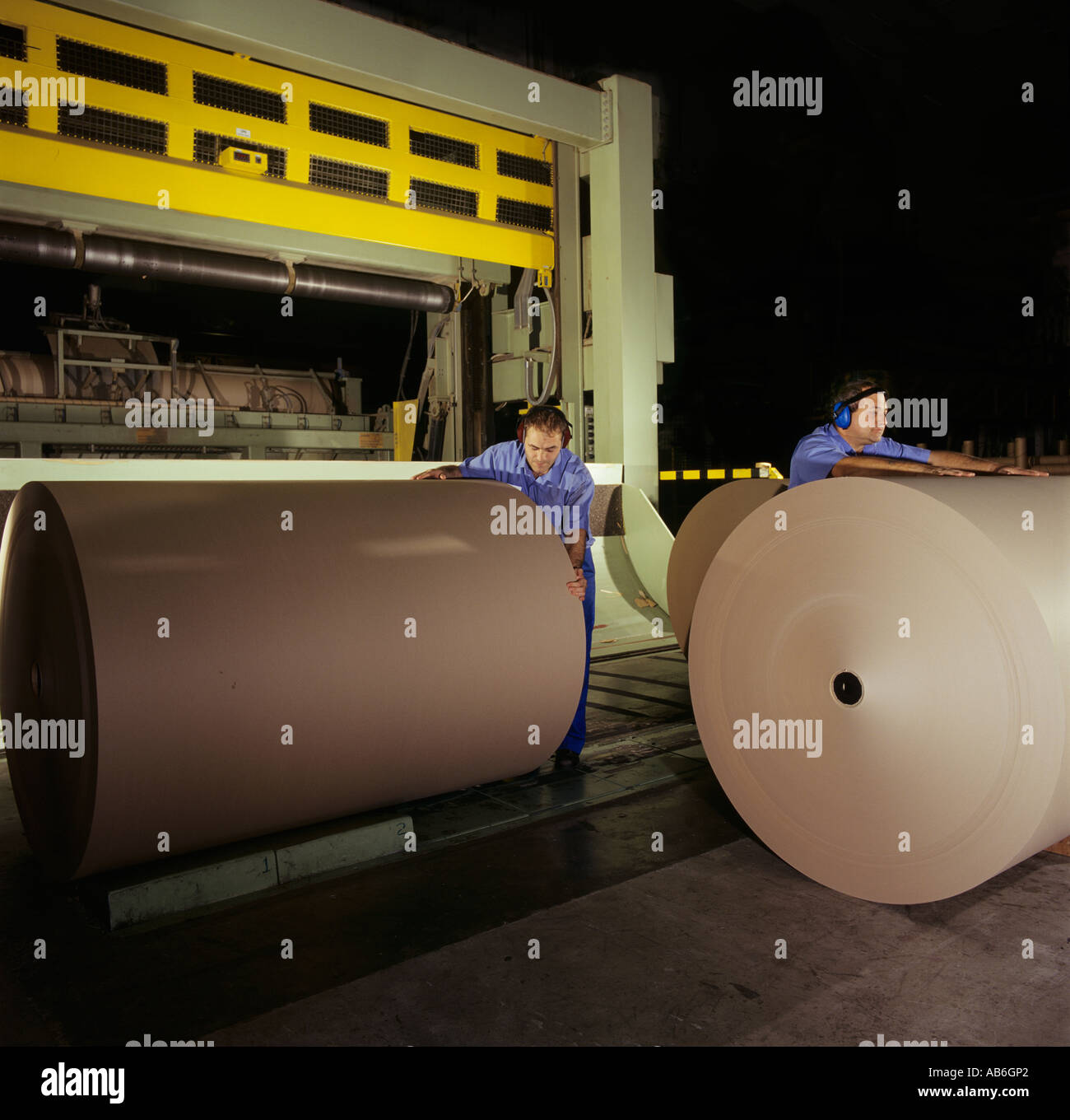 Finishing area for outer covering of cardboard boxes called craft