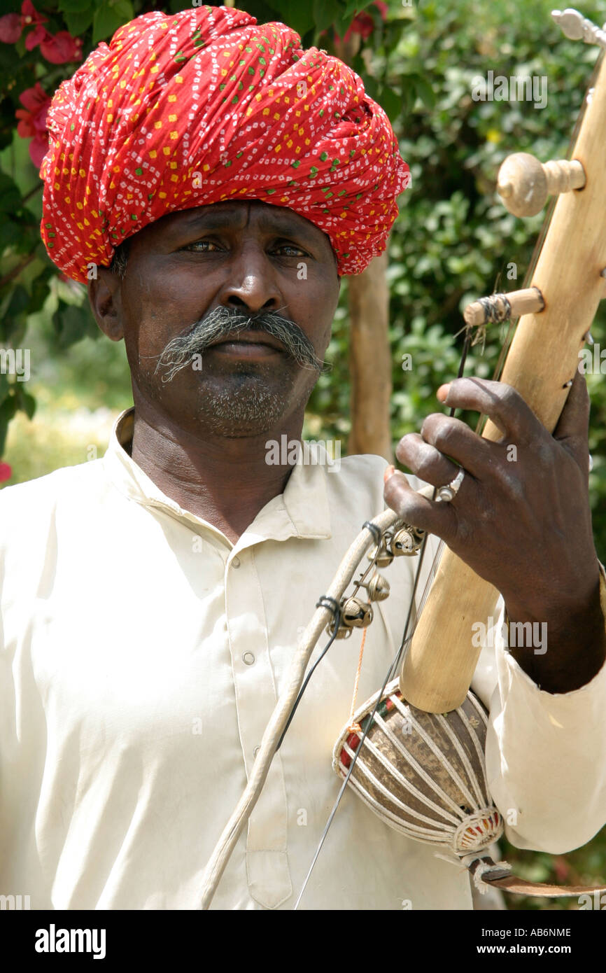 Musician with traditional "Indian violin'" Rajasthan, India, South Asia