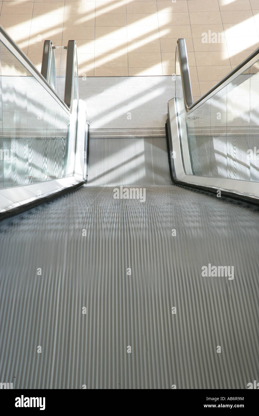 Esculator hi-res stock photography and images - Alamy