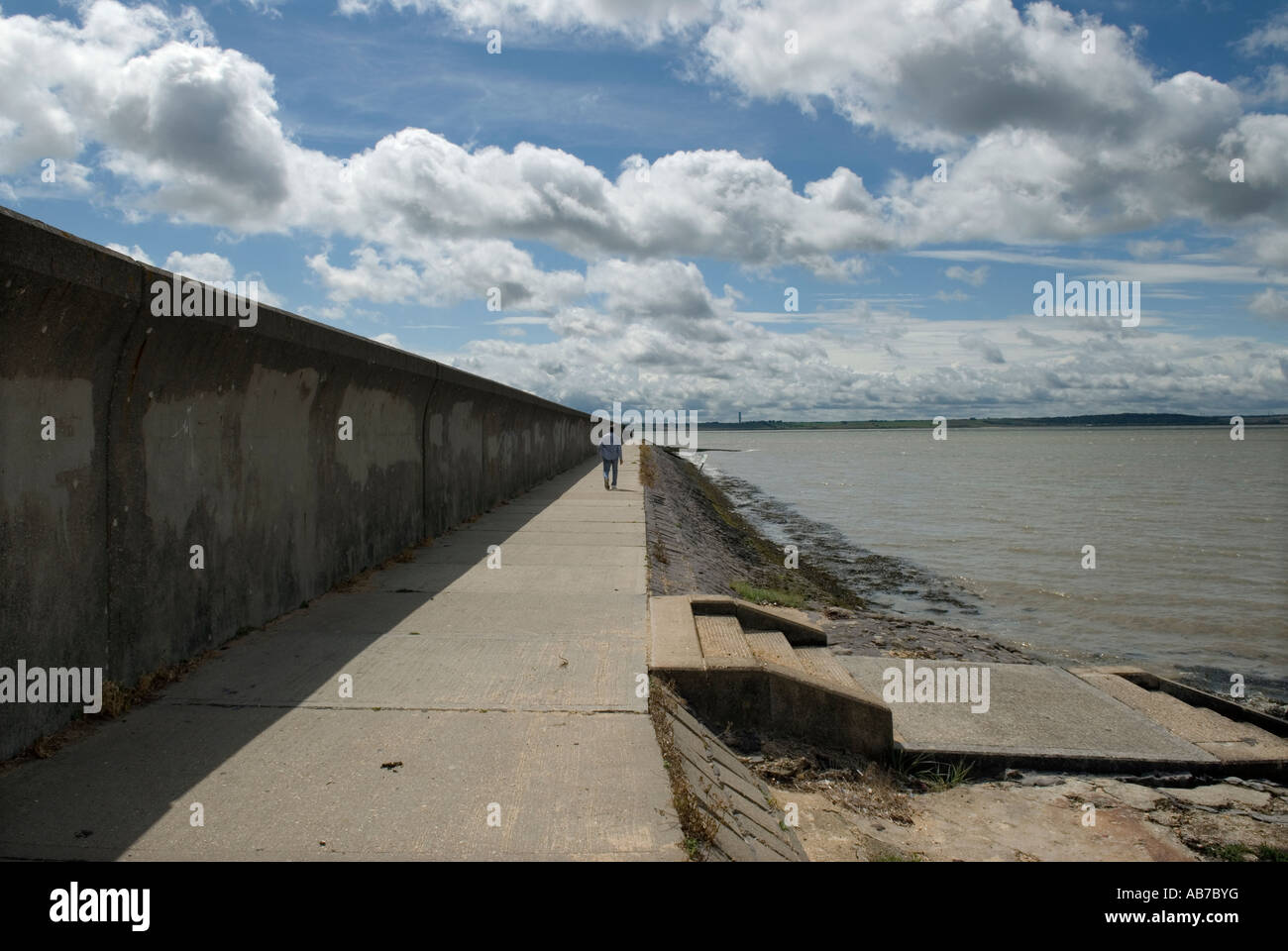 CANVEY ISLAND ESSEX ENGLAND THE SEA WALL FLOOD DEFENCES 2007 Stock ...