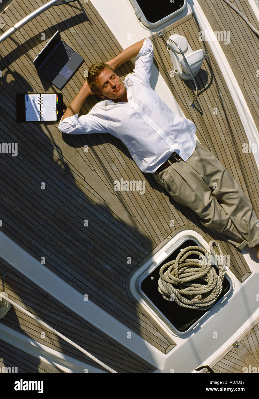 Sleep On Rope Men sleeping on rope hi-res stock photography and images - Alamy