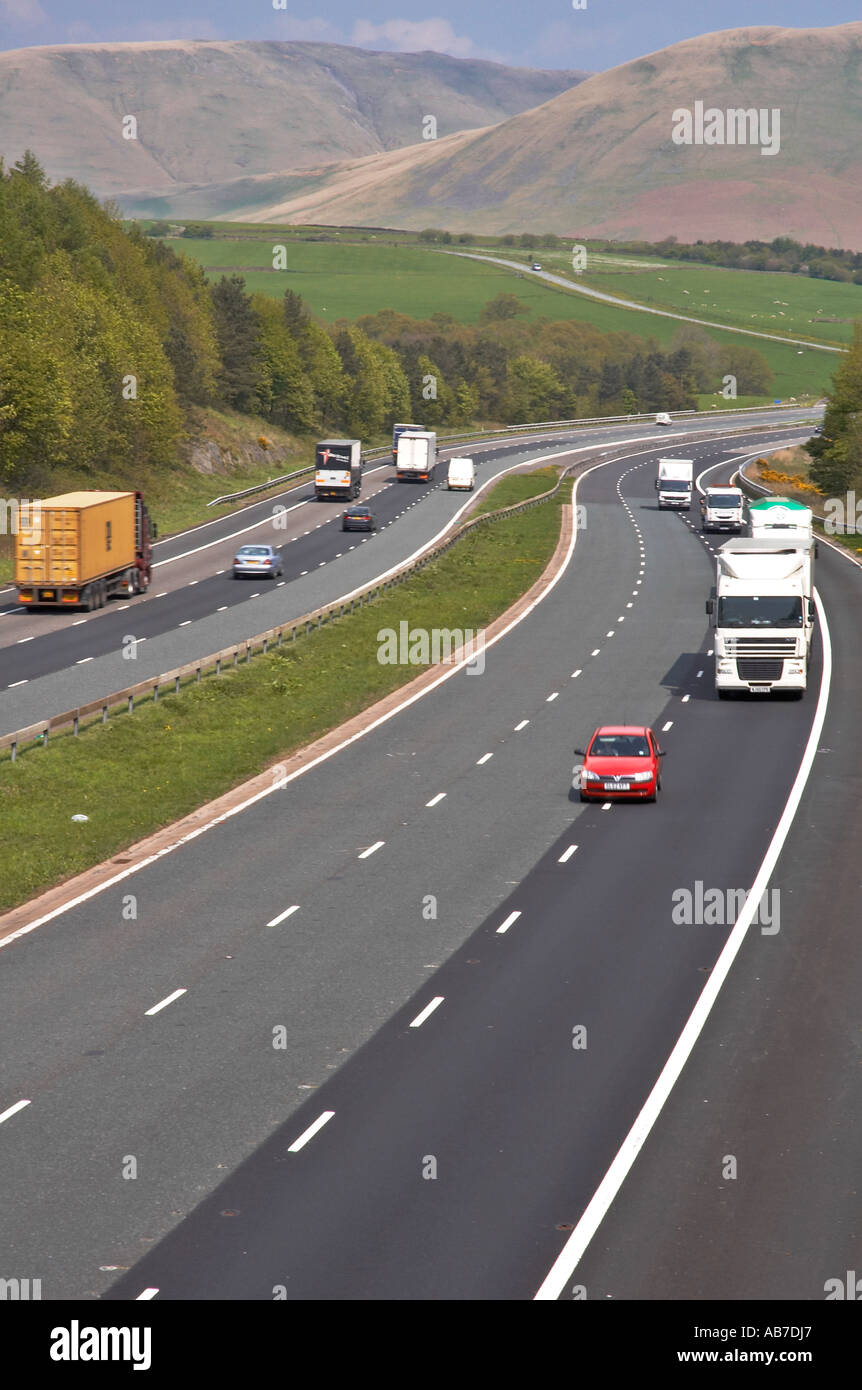 M6 Motorway Cumbria. Road route through the Cumbrian countryside at Lambrigg in northern England Stock Photo