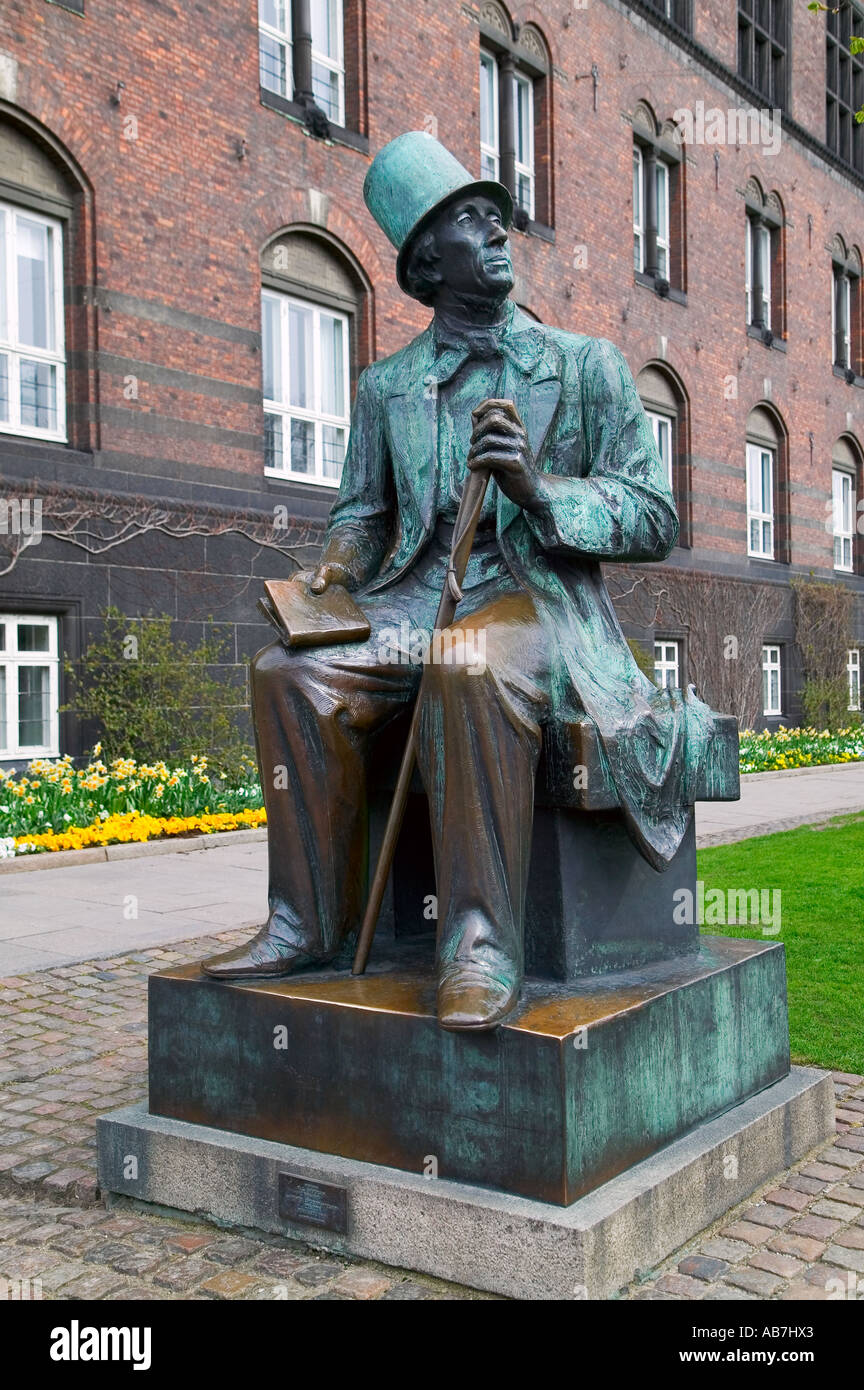 Statue of Hans Christian Andersen Stock Photo - Alamy