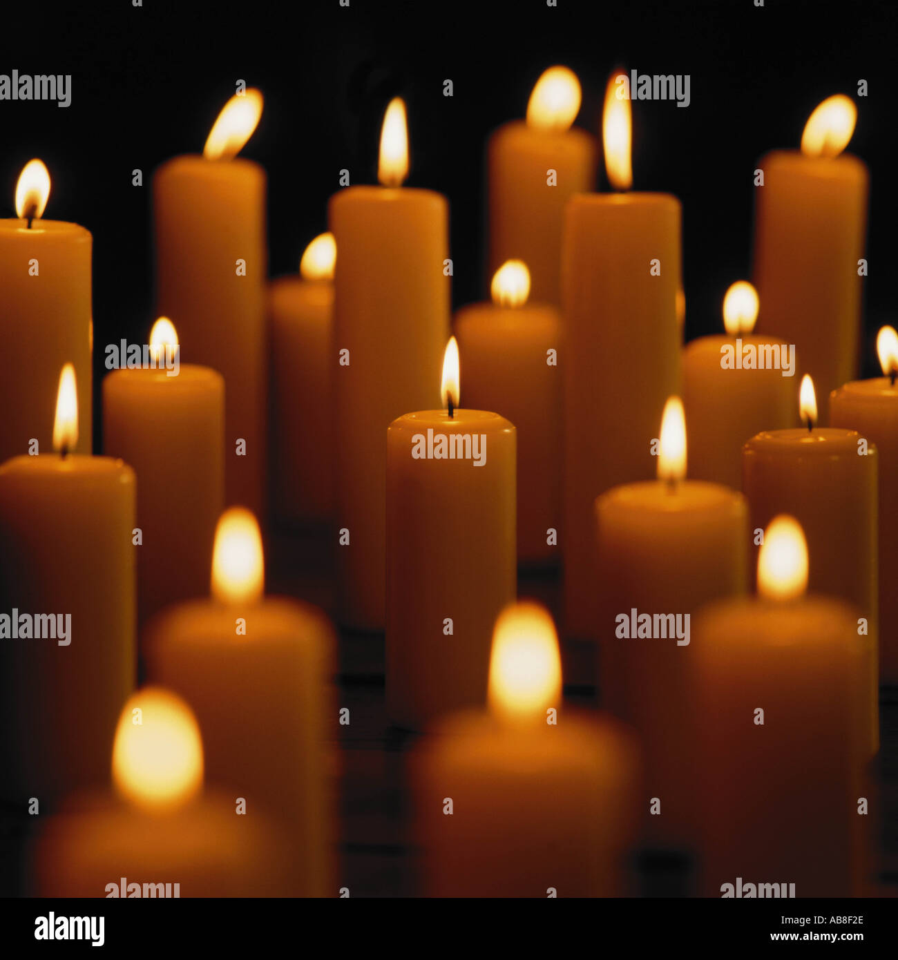 Lighting candles house hires stock photography and images Alamy