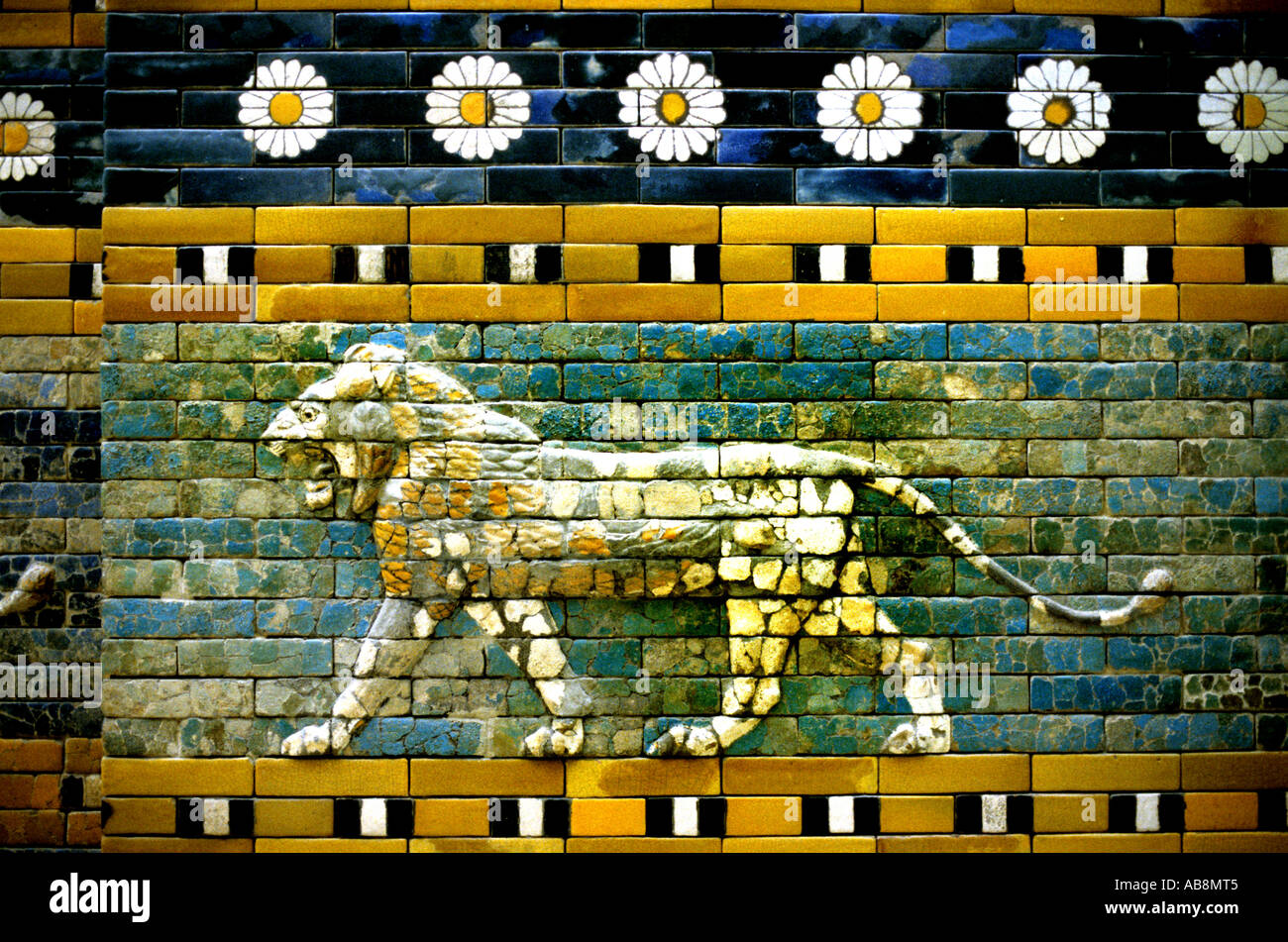 Ishtar Gate 580 BC (Neo Babylonian Empire) Babylon, 6th century B.C Iraq ( King Nebuchadnezzar II. Mesopotamia 2300 BC -141 BC ) Pergamon Museum, Stock Photo