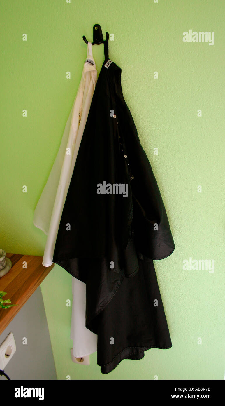 Cape in hairdressers salon Stock Photo Alamy