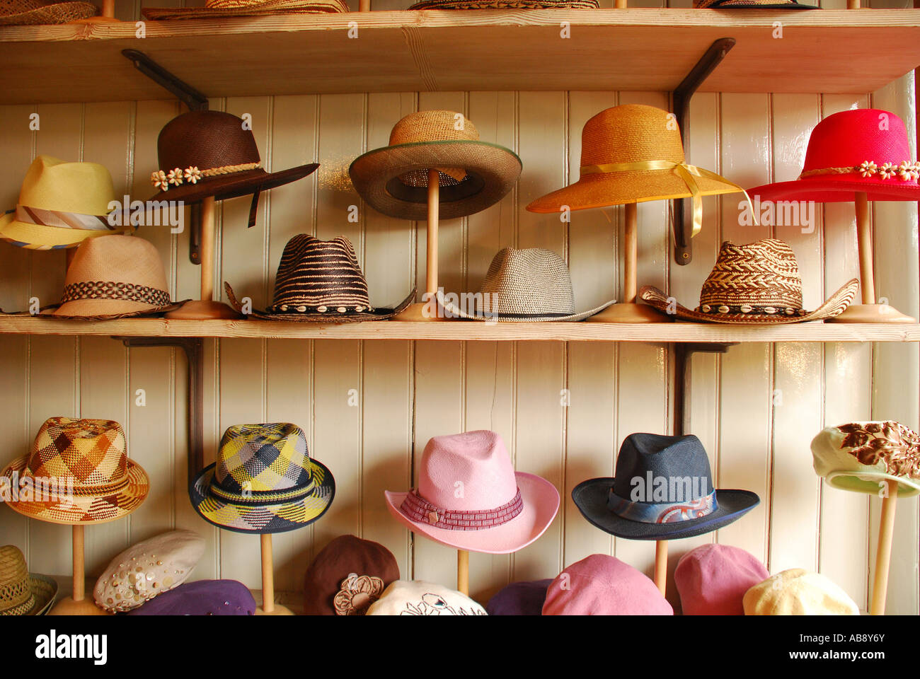Hat shop london hi-res stock photography and images Alamy