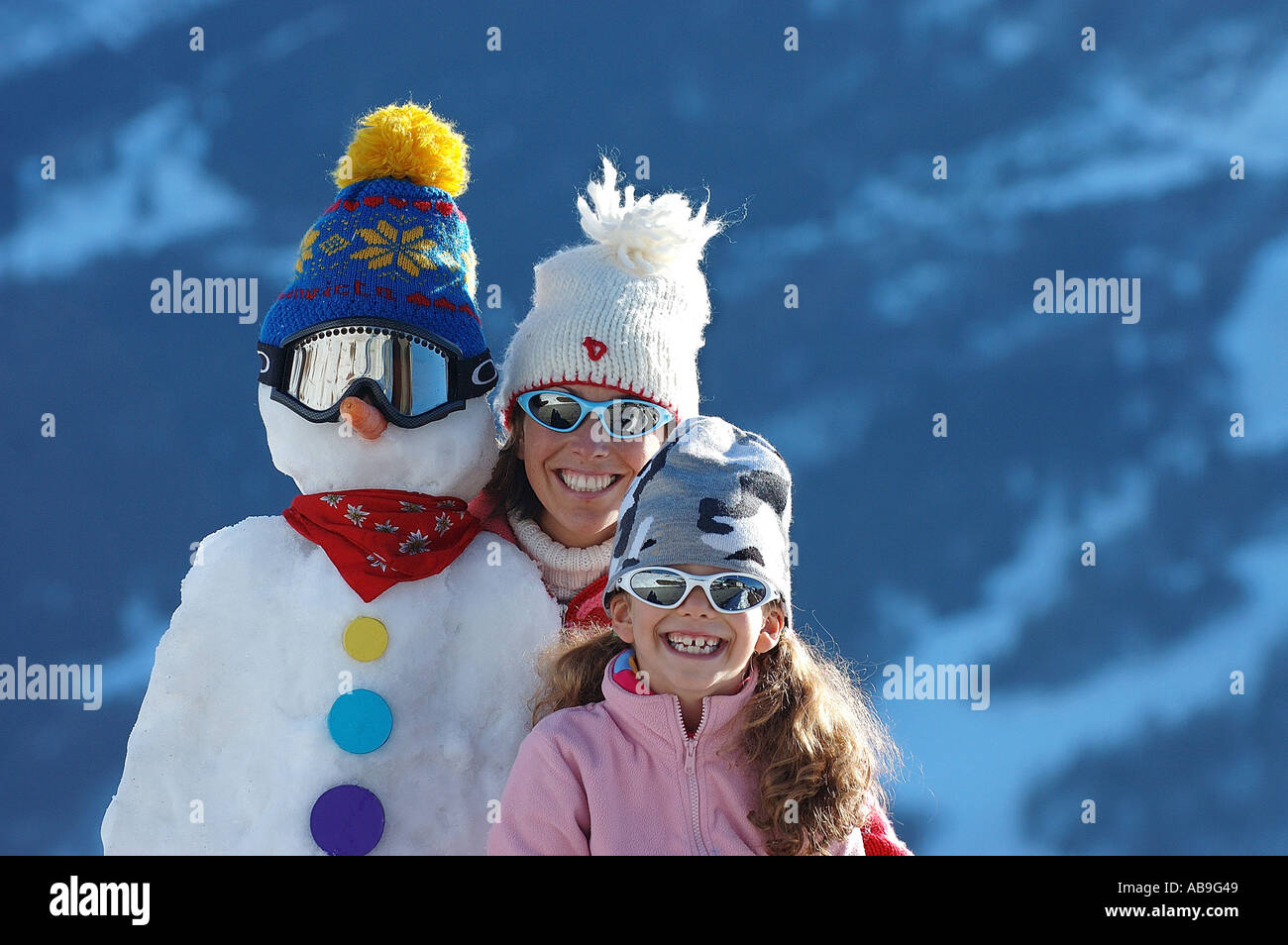Portrait man wearing sunglasses beside hi-res stock photography and ...