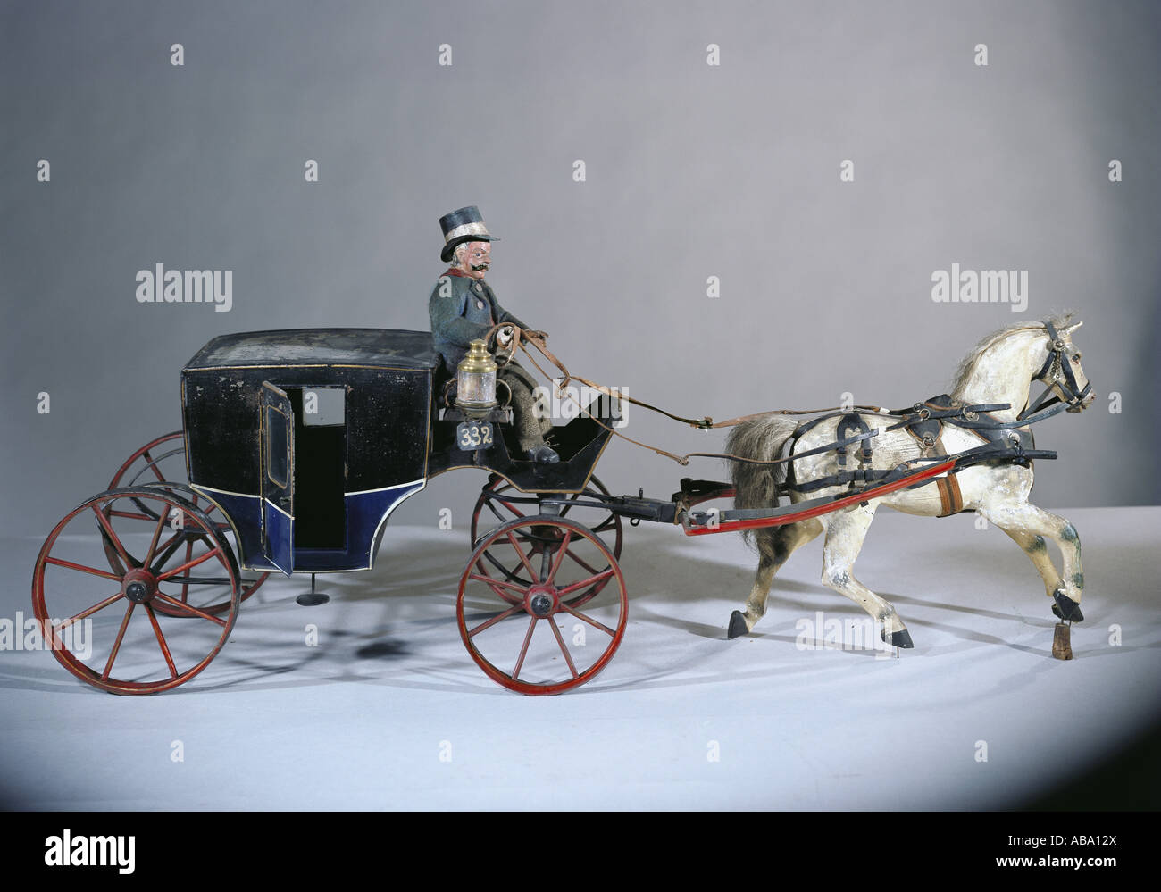 transport/transportation, carriage, Vienna cab, miniature, sheet and wood, Vienna, 2nd half 19th century, Munich City Museum, hackney carriage, taxi, driver, one horse carriage, Austria, historic, historical, people, Stock Photo