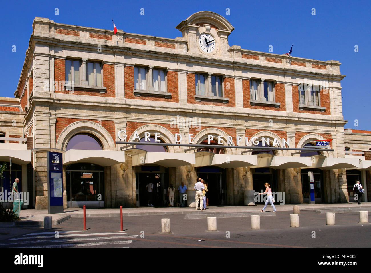 Perpignan railway station hires stock photography and images Alamy
