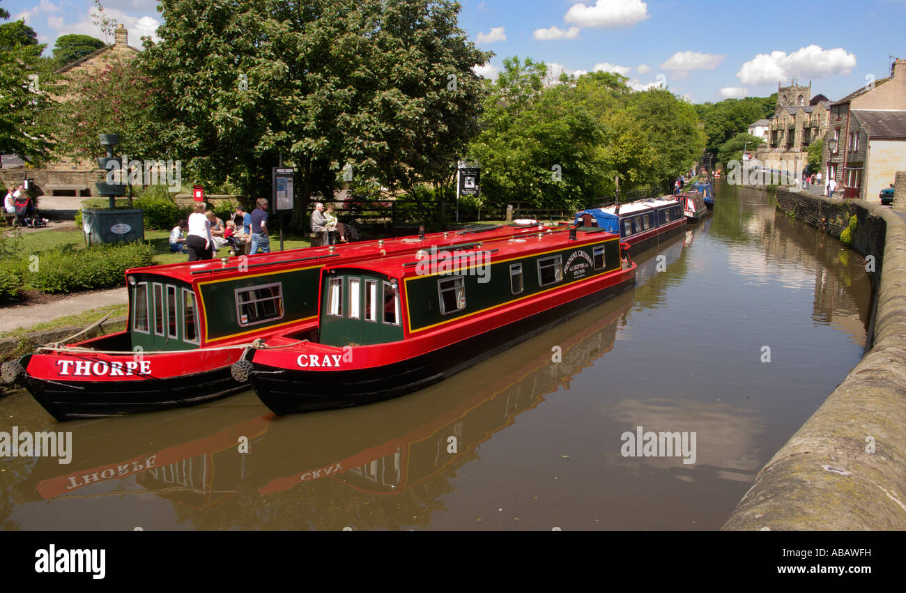 Barges on the Leeds Liverpool canal at Skipton North Yorkshire Stock Photo