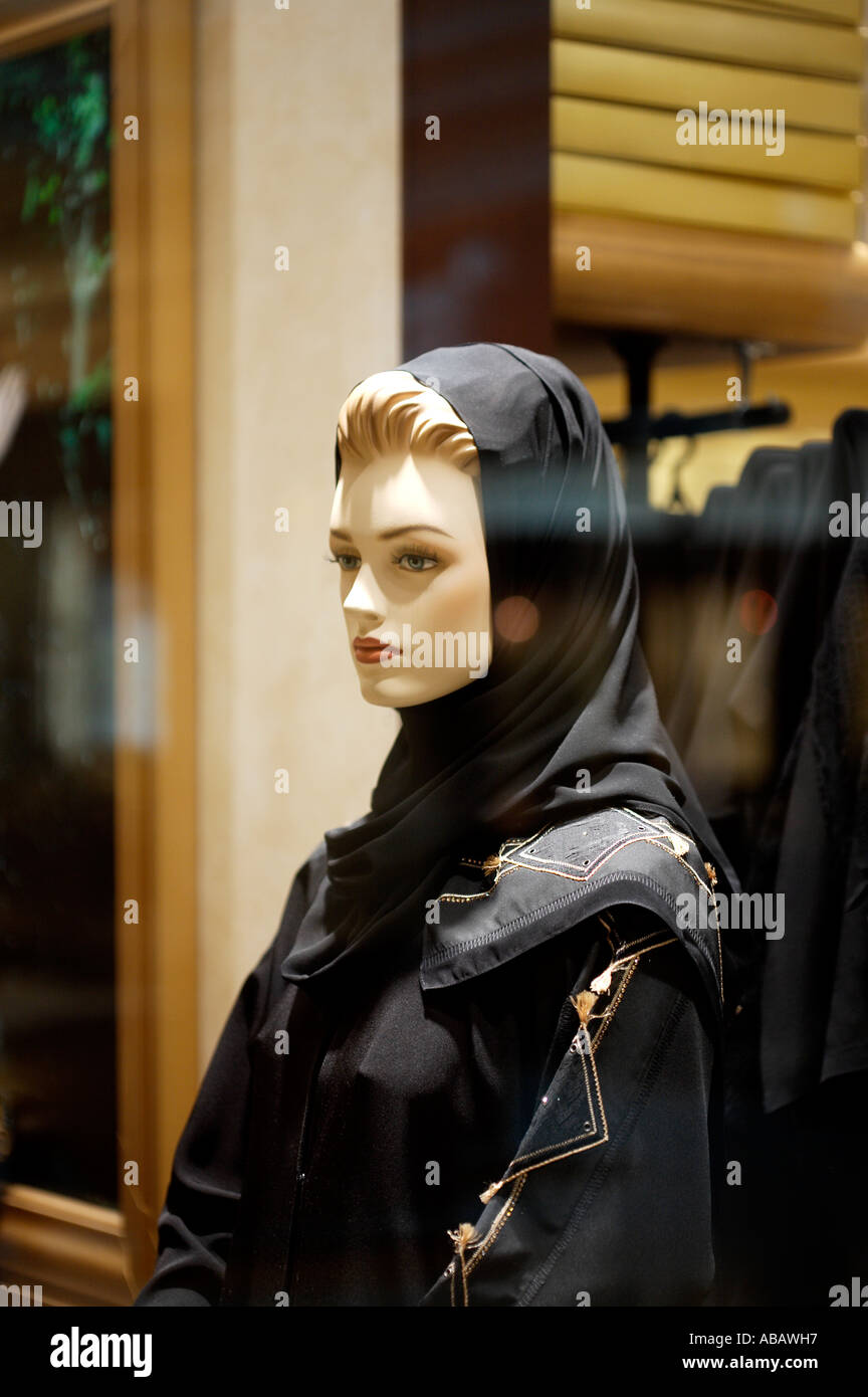 Dubai retail mannequin hires stock photography and images Alamy