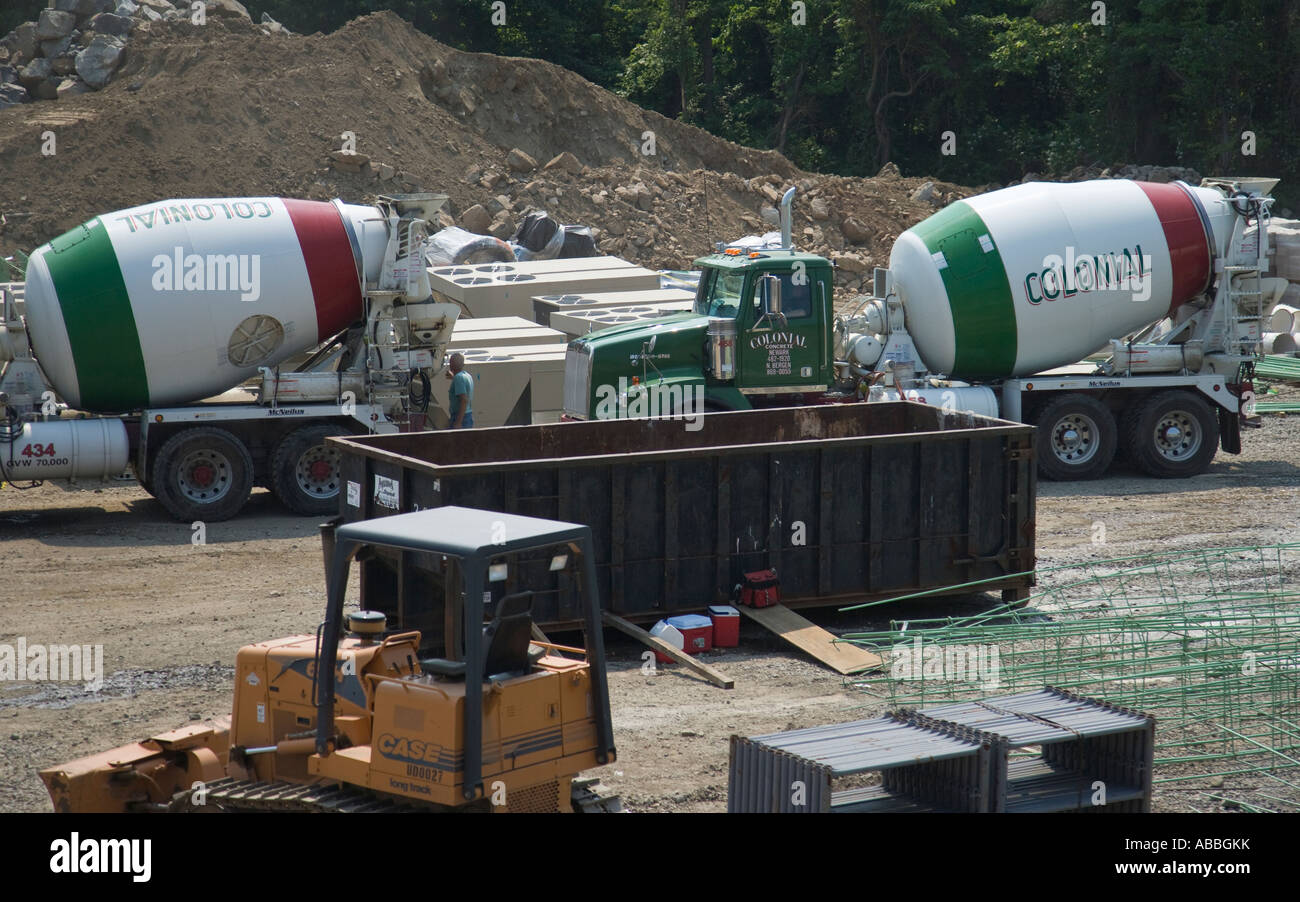 Cement mixers hires stock photography and images Alamy
