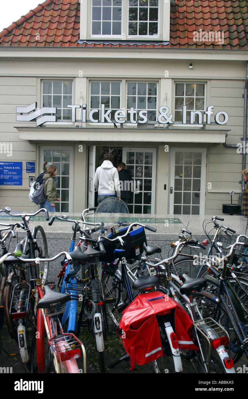 Ticket Office and Information Amsterdam Netherlands Stock Photo - Alamy