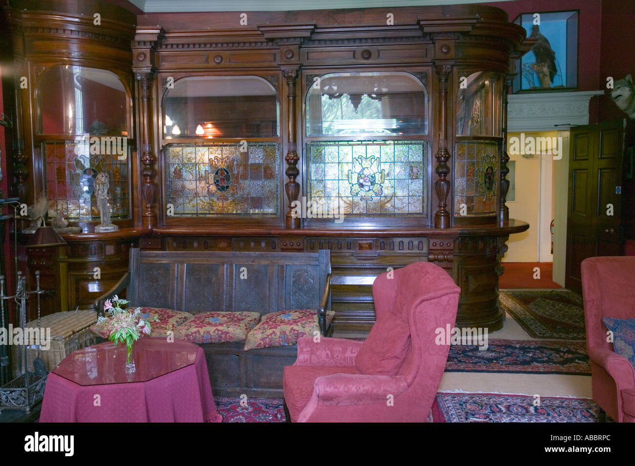 Victorian bar High Resolution Stock Photography and Images Alamy