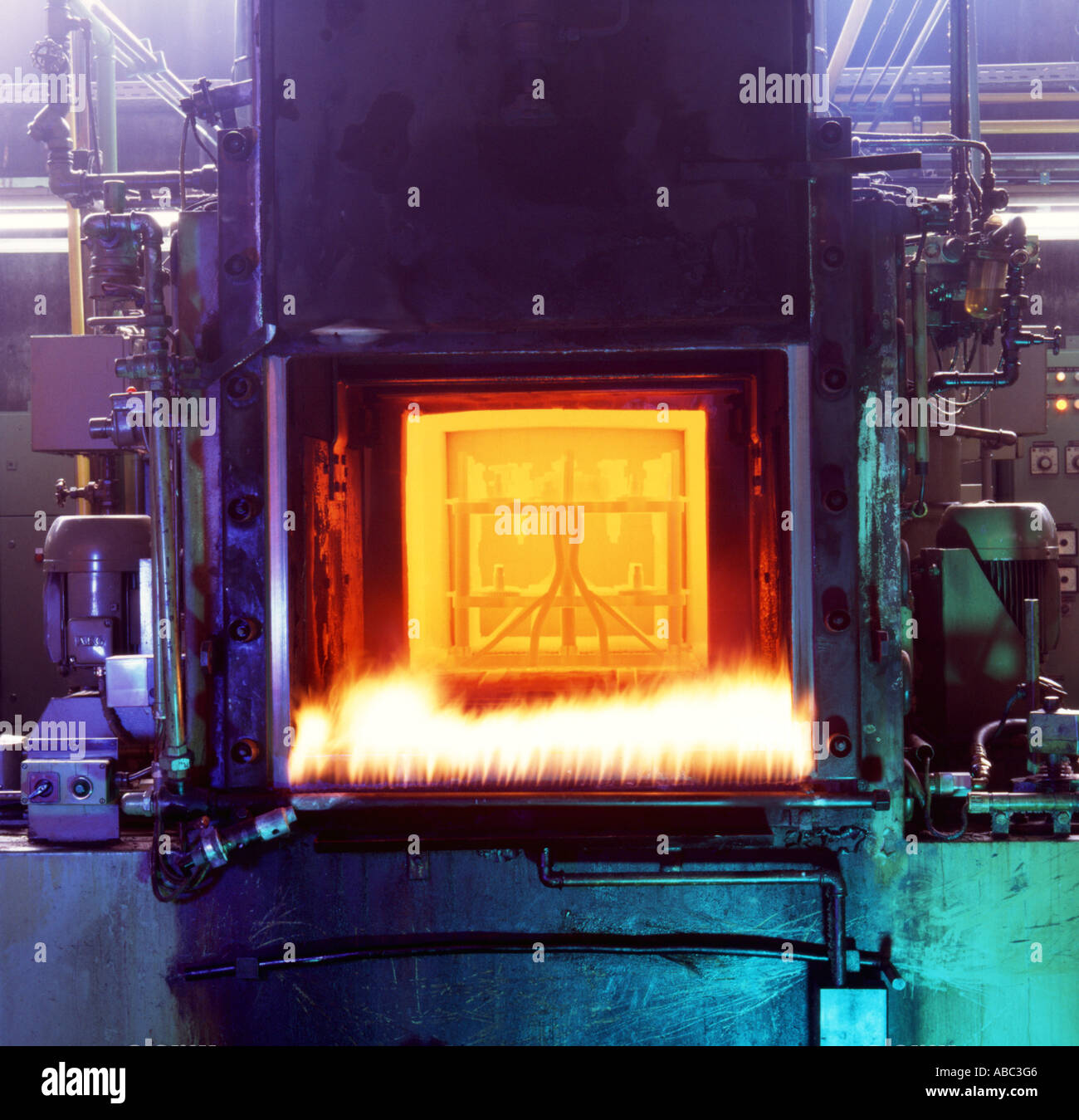 Metal stove hires stock photography and images Alamy