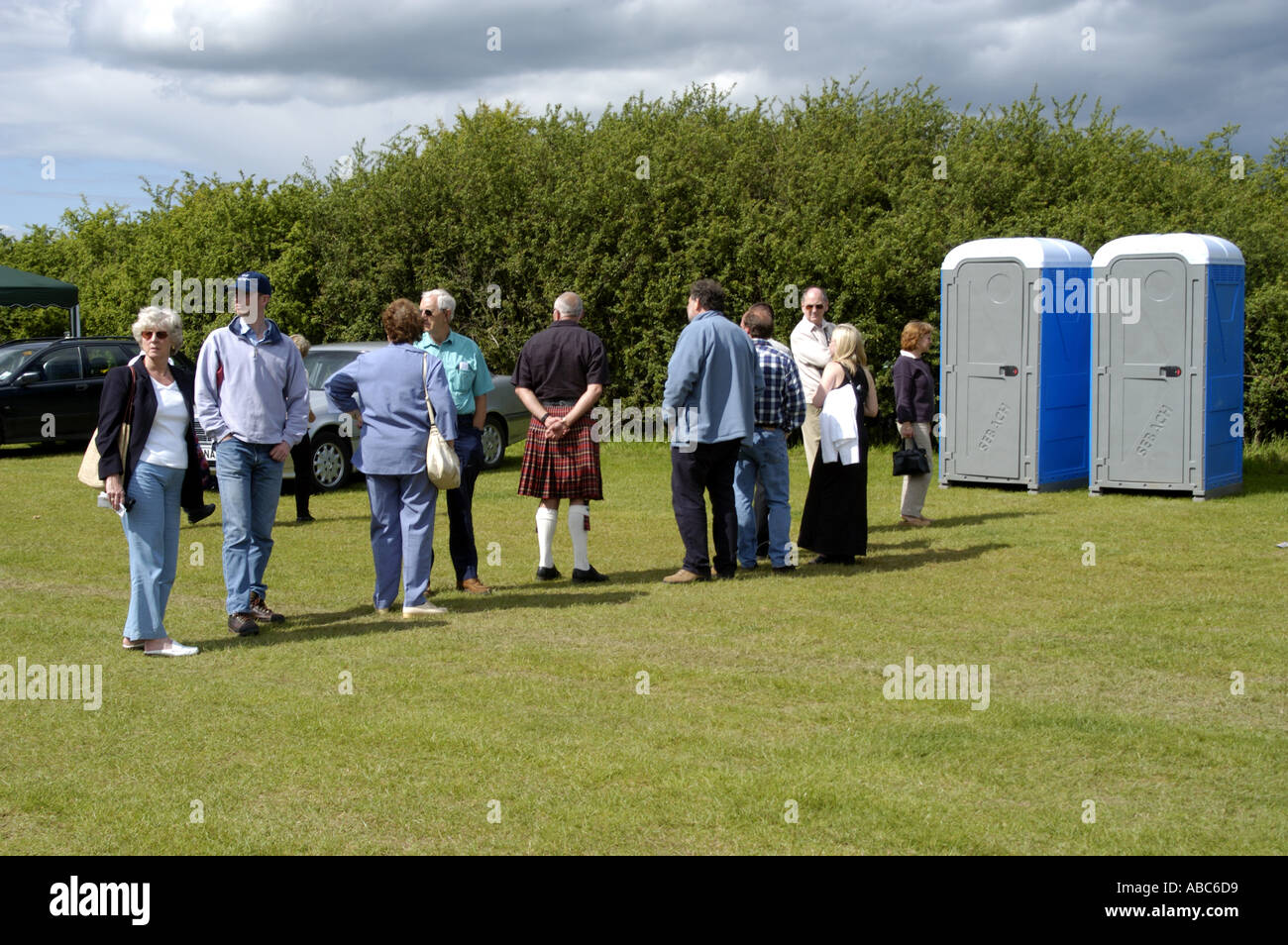 Toilet queue hires stock photography and images Alamy