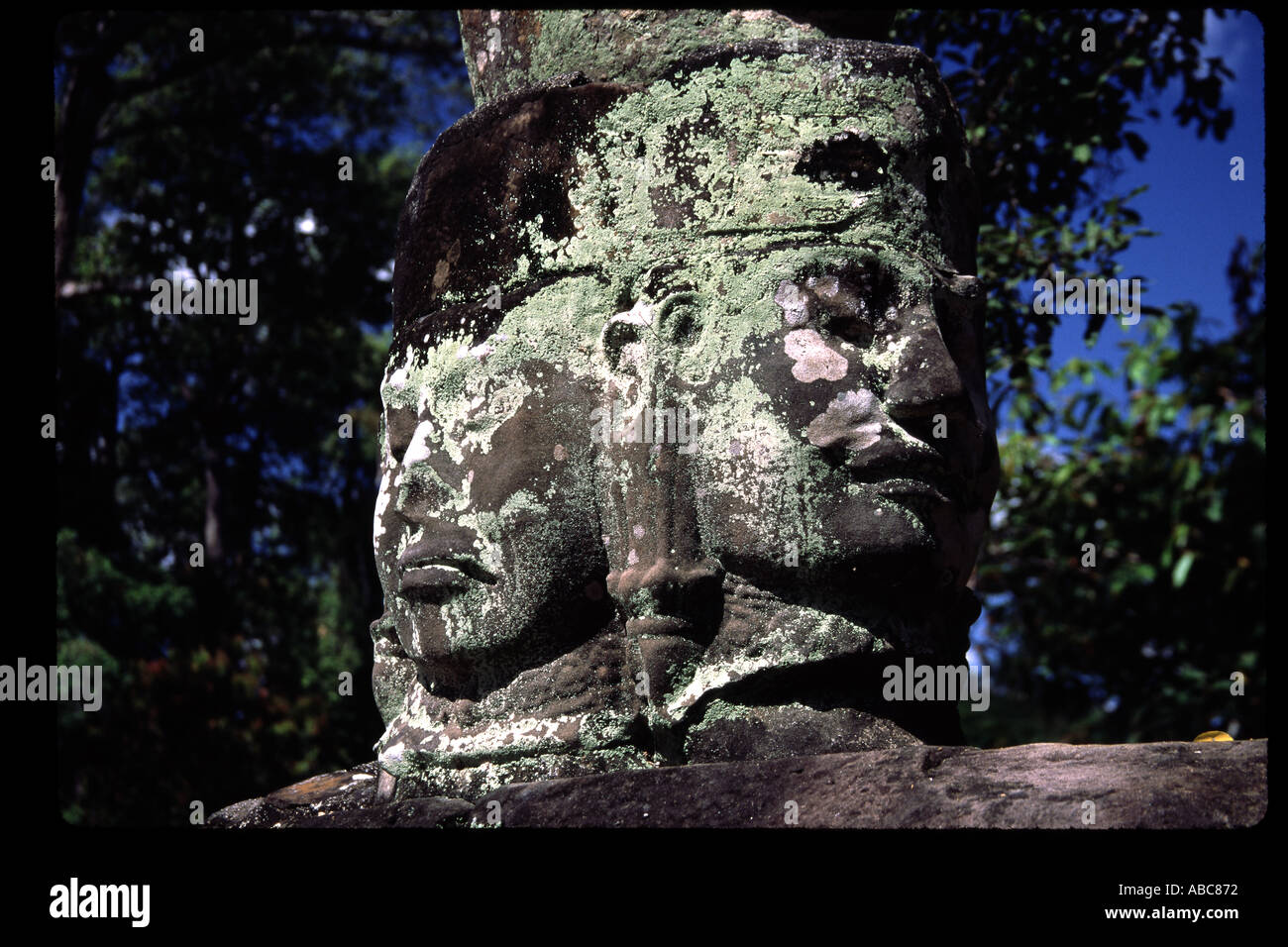 Stone carved buddha heads hi-res stock photography and images - Alamy
