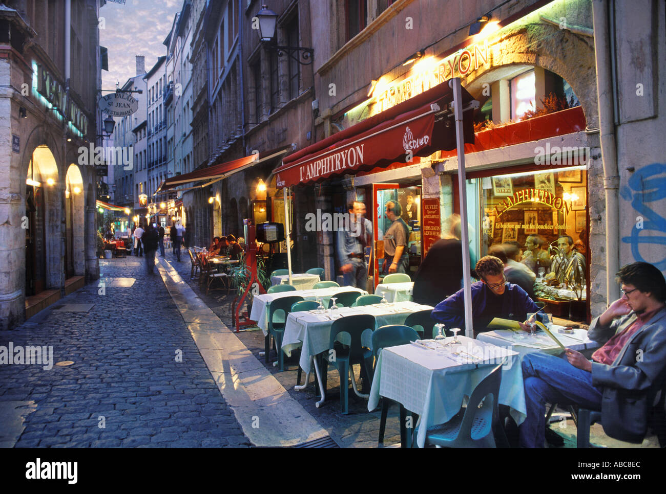 Rue st jean night lyon hi-res stock photography and images - Alamy