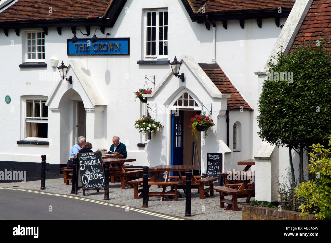 English pub The Crown inn at Kingsclere in Hampshire southern England UK Stock Photo