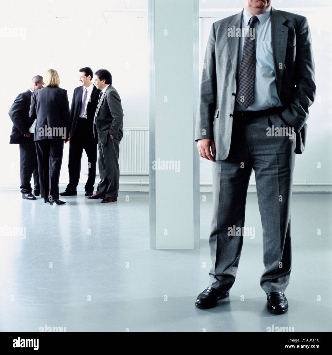 Распад семьи картинки. Распад семьи. Separated from others. Separated from others. Рассудительный рисунки.