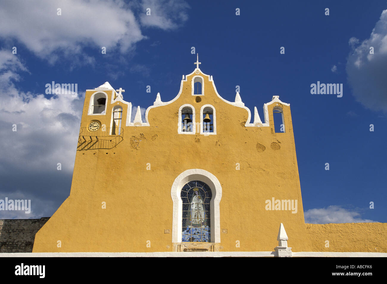 Izamal El Convento Yucatan Mexico Franciscan yellow convent St. Anthony de Padua San Antonio de Padua Stock Photo