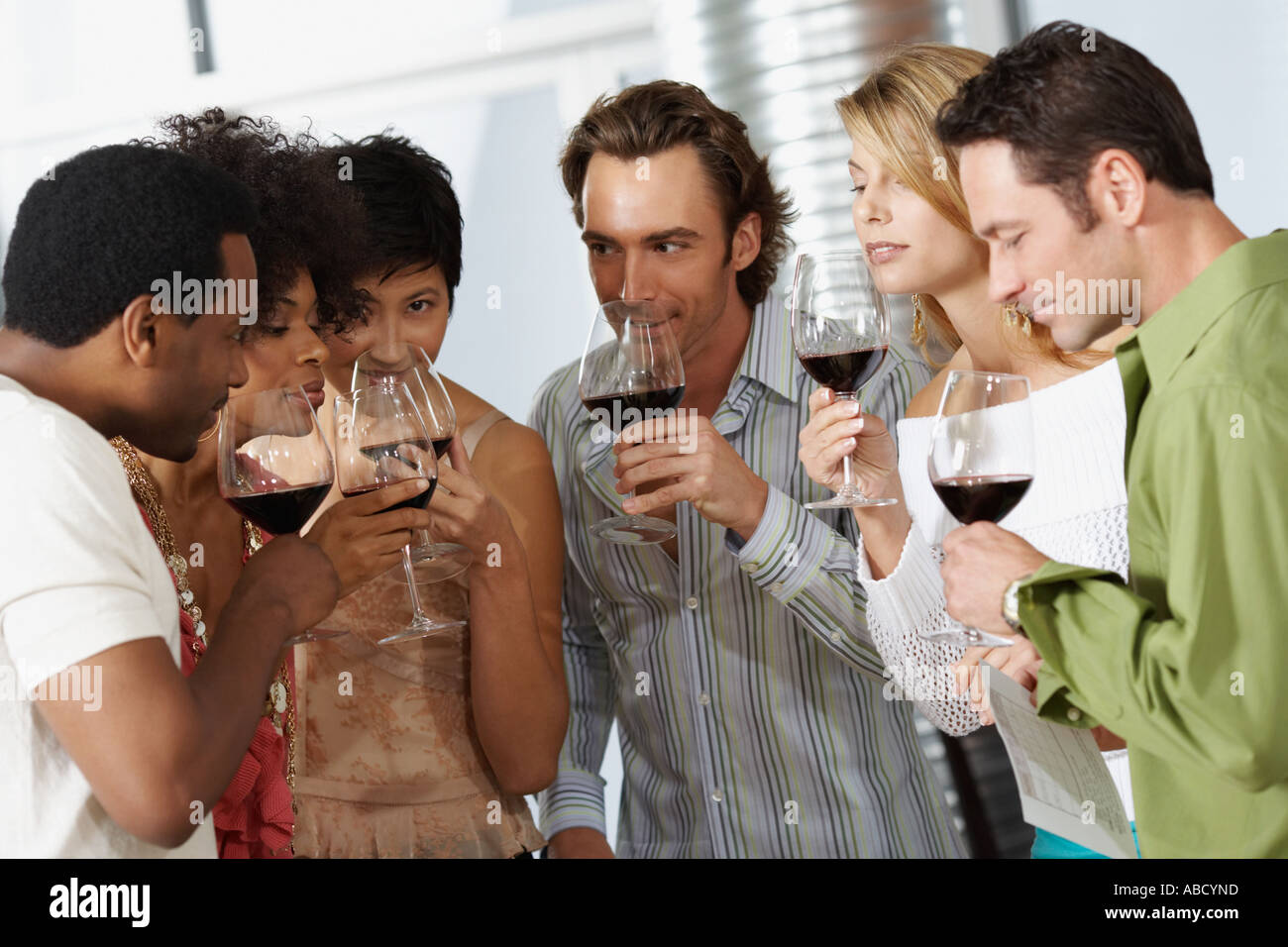 Девушка дегустирует вино. Стихотворение про вино. Лучший друг вин. Три бокала за дружбу. Бокал вина за дружбу.