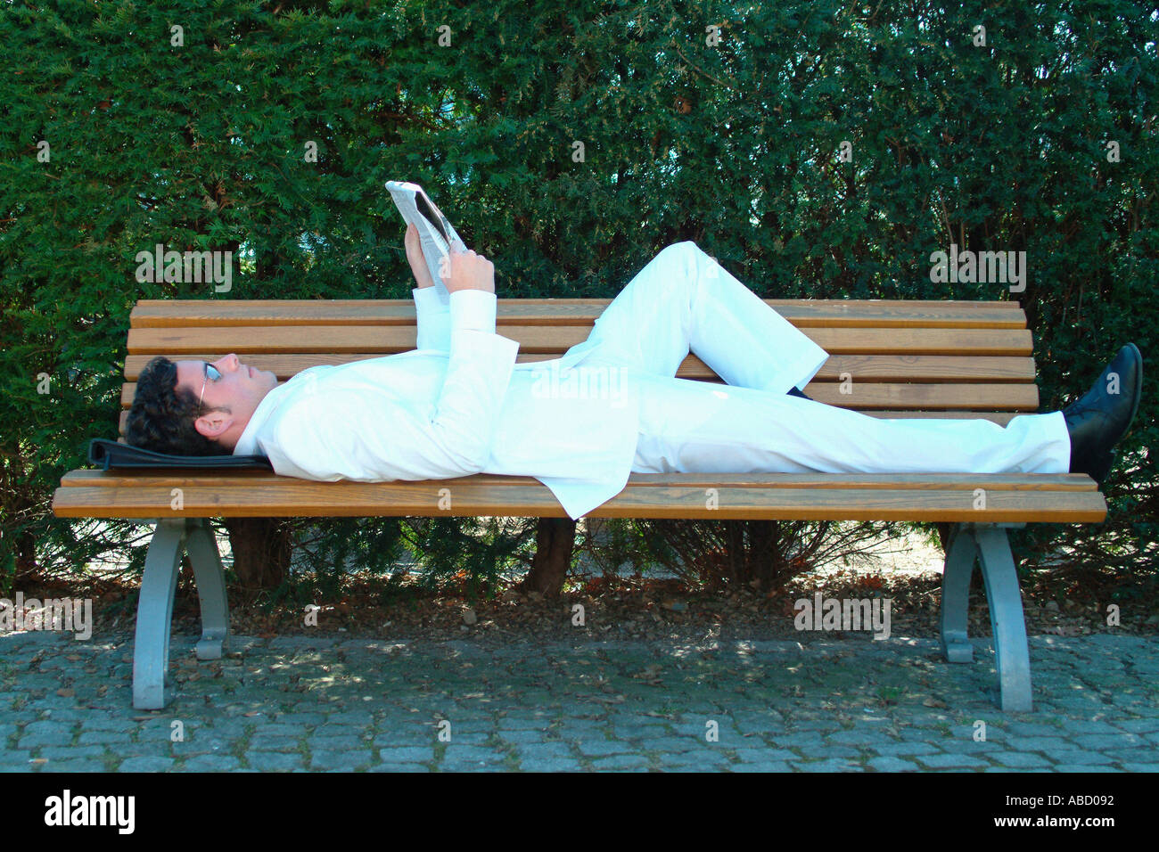 The man in the white suit hi-res stock photography and images - Alamy