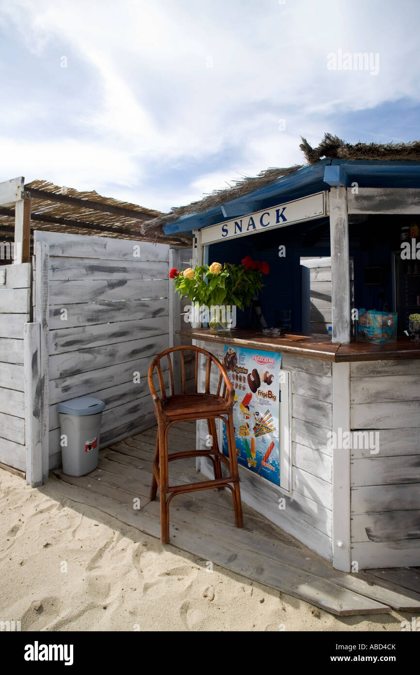 Snack bar on the shore Plage de Pampelonne, Ramatuelle, Saint Tropez, France Stock Photo Alamy