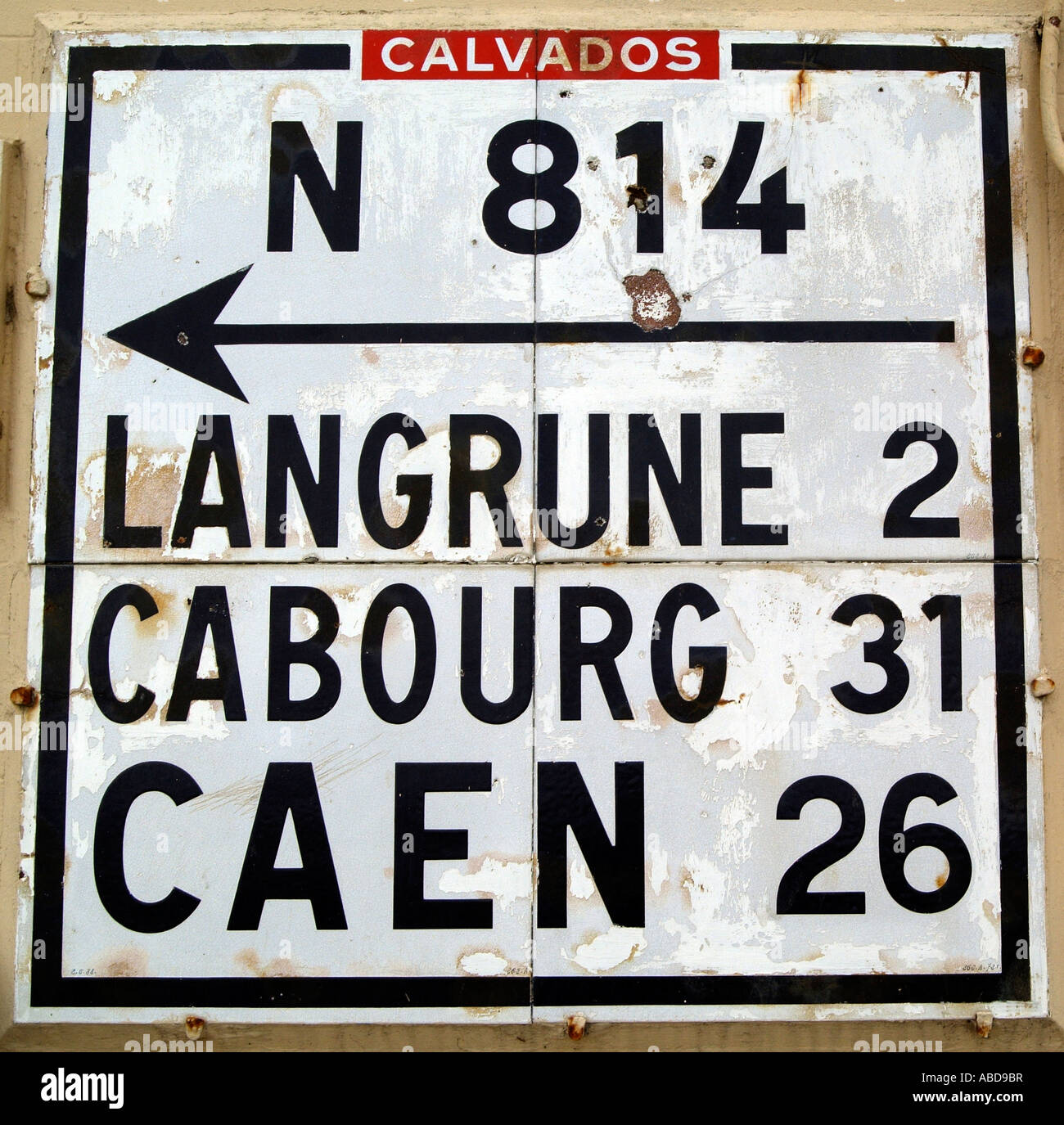 French road sign showing distance in kilometres Stock Photo