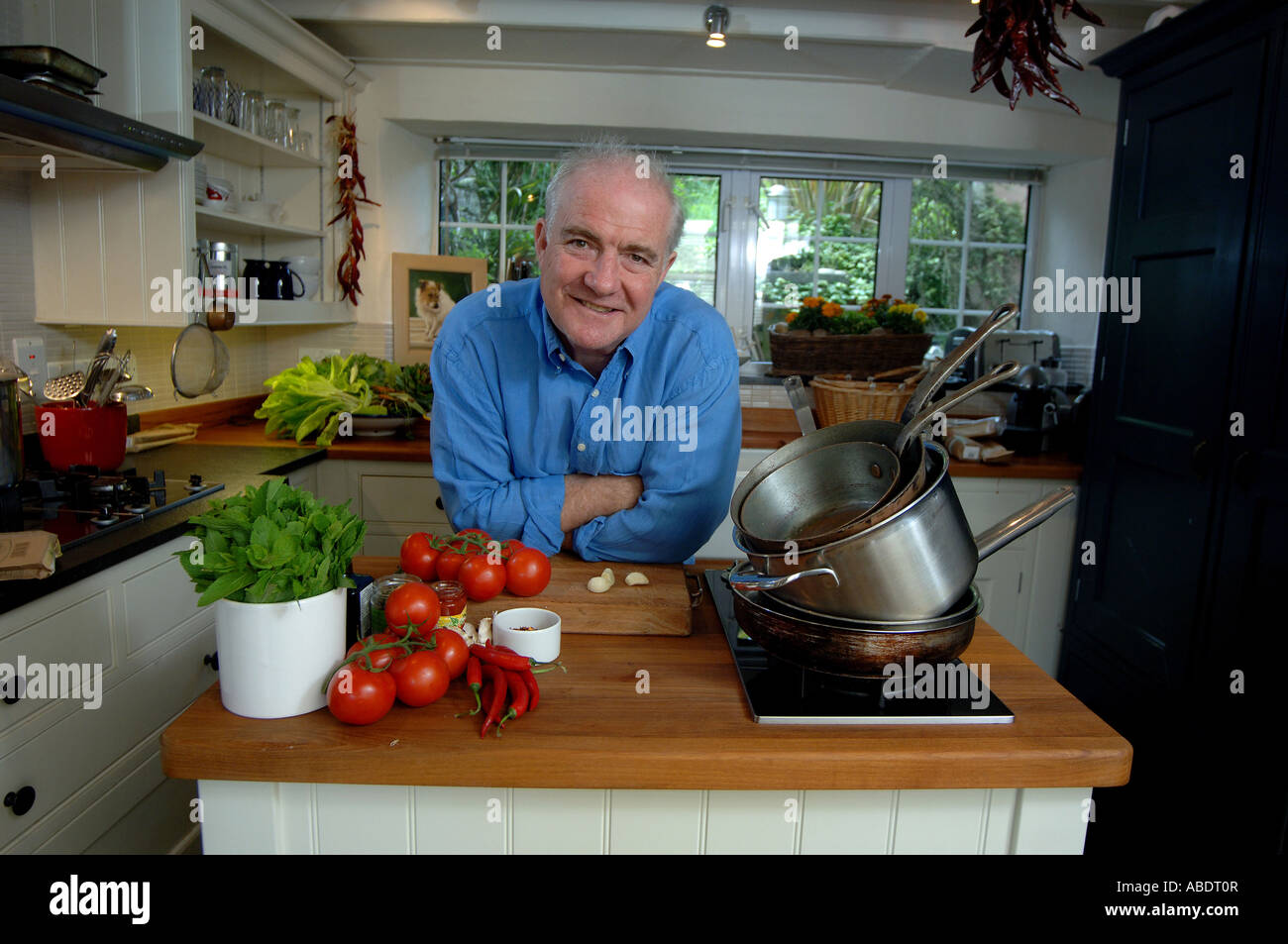 Picture By Jim Wileman 28 06 2007 Rick Stein pictured at home in Padstow on the north coast of Cornwall Stock Photo