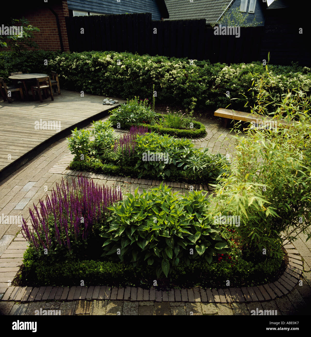 Low maintenance country garden hi-res stock photography and images - Alamy