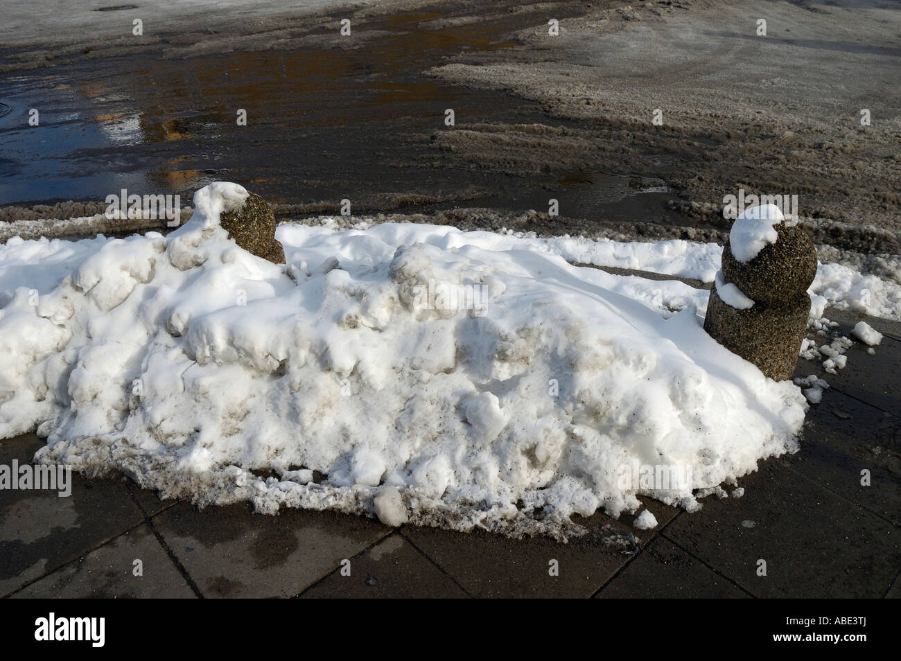 Pile of snow Stock Photo Alamy