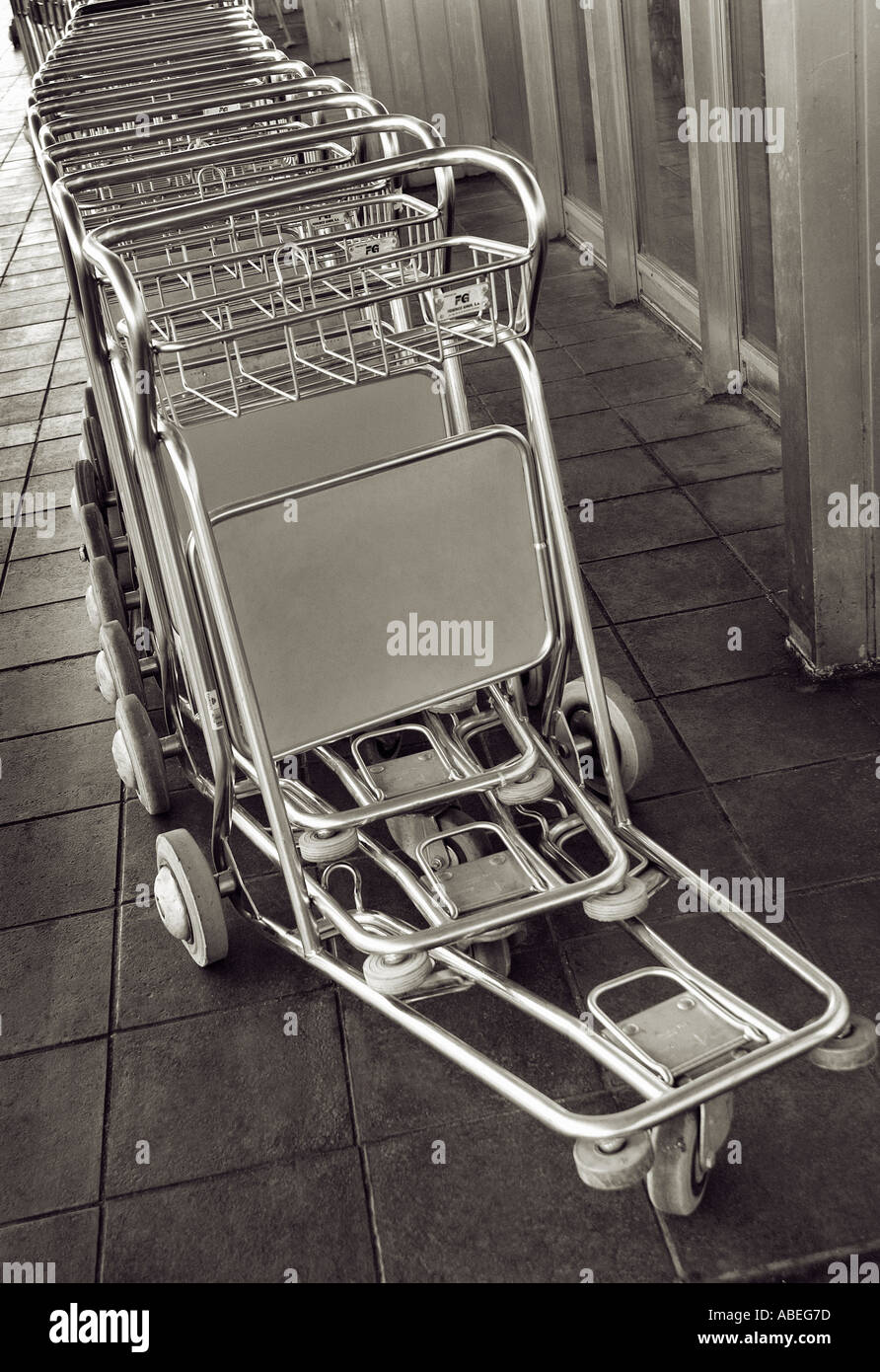 TROLLEYS FOR LUGGAGE IN BARCELONA AIRPORT Stock Photo Alamy
