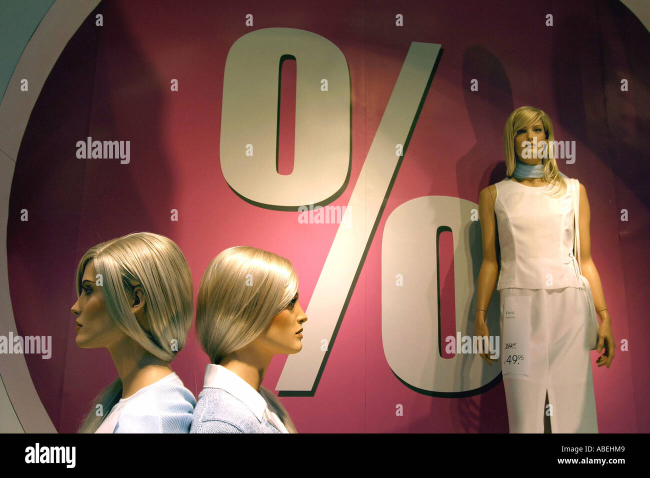 Summer sale shop window dummy Stock Photo Alamy